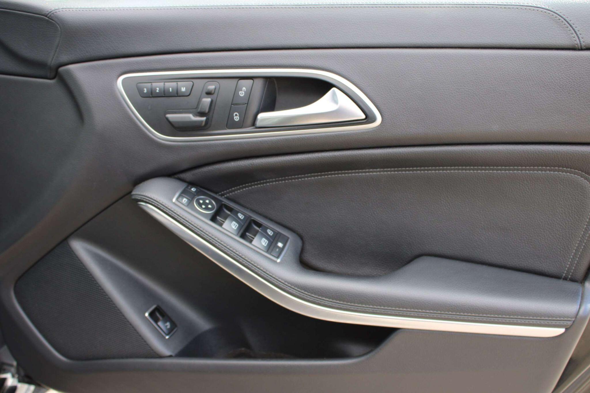 Mercedes-Benz Cla view 23