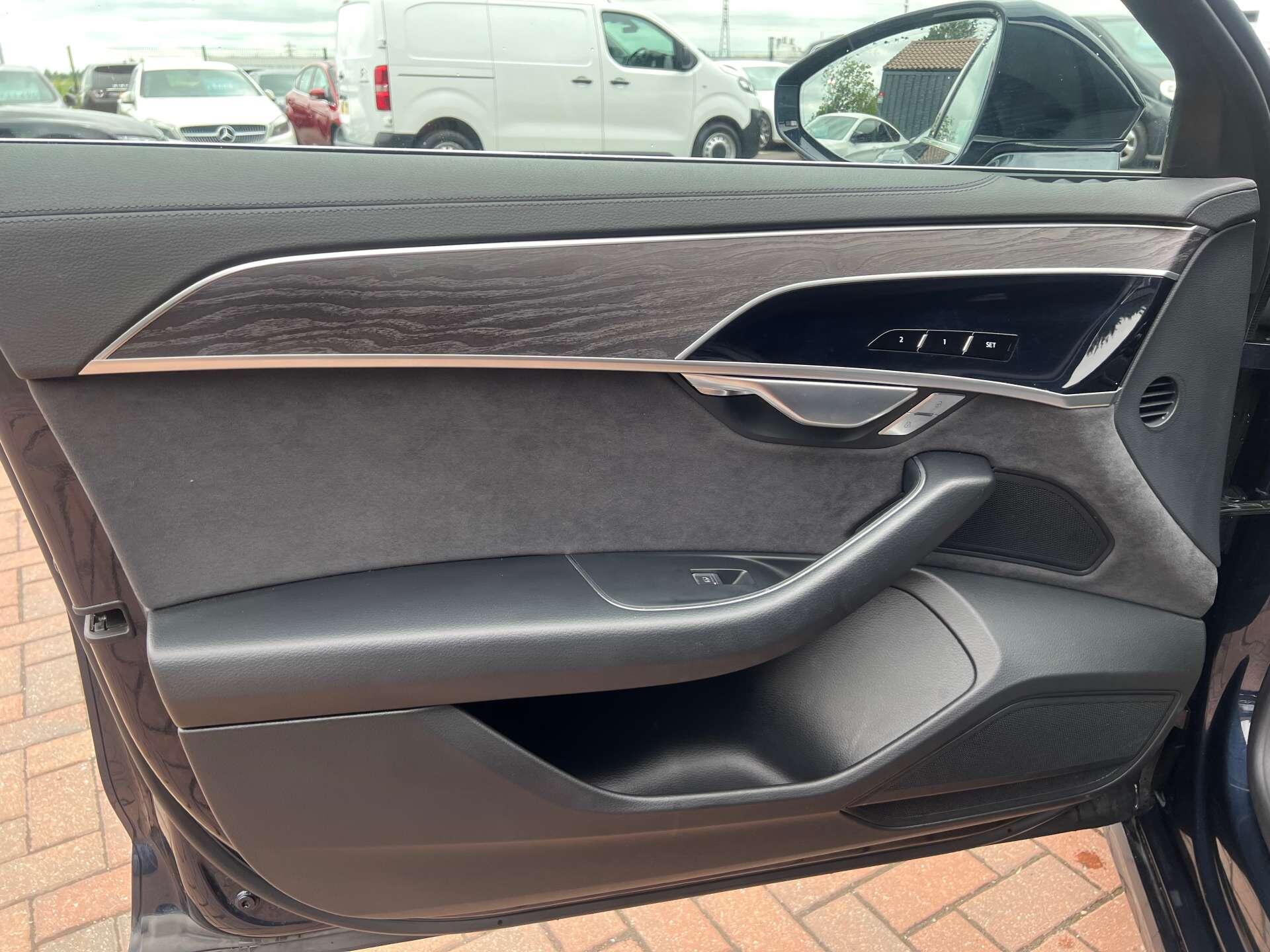 Audi A8 view 52