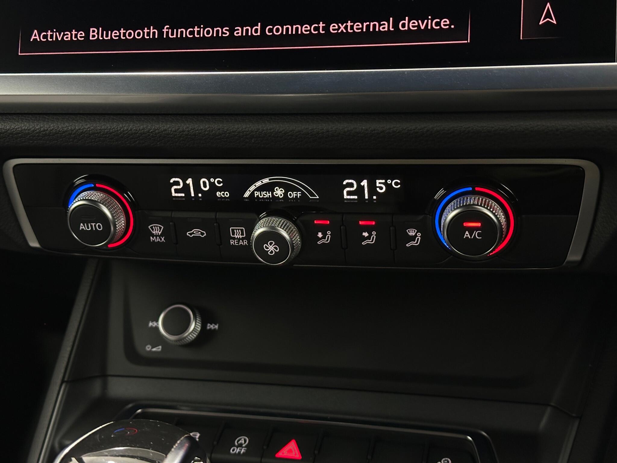 Audi Q3 view 21