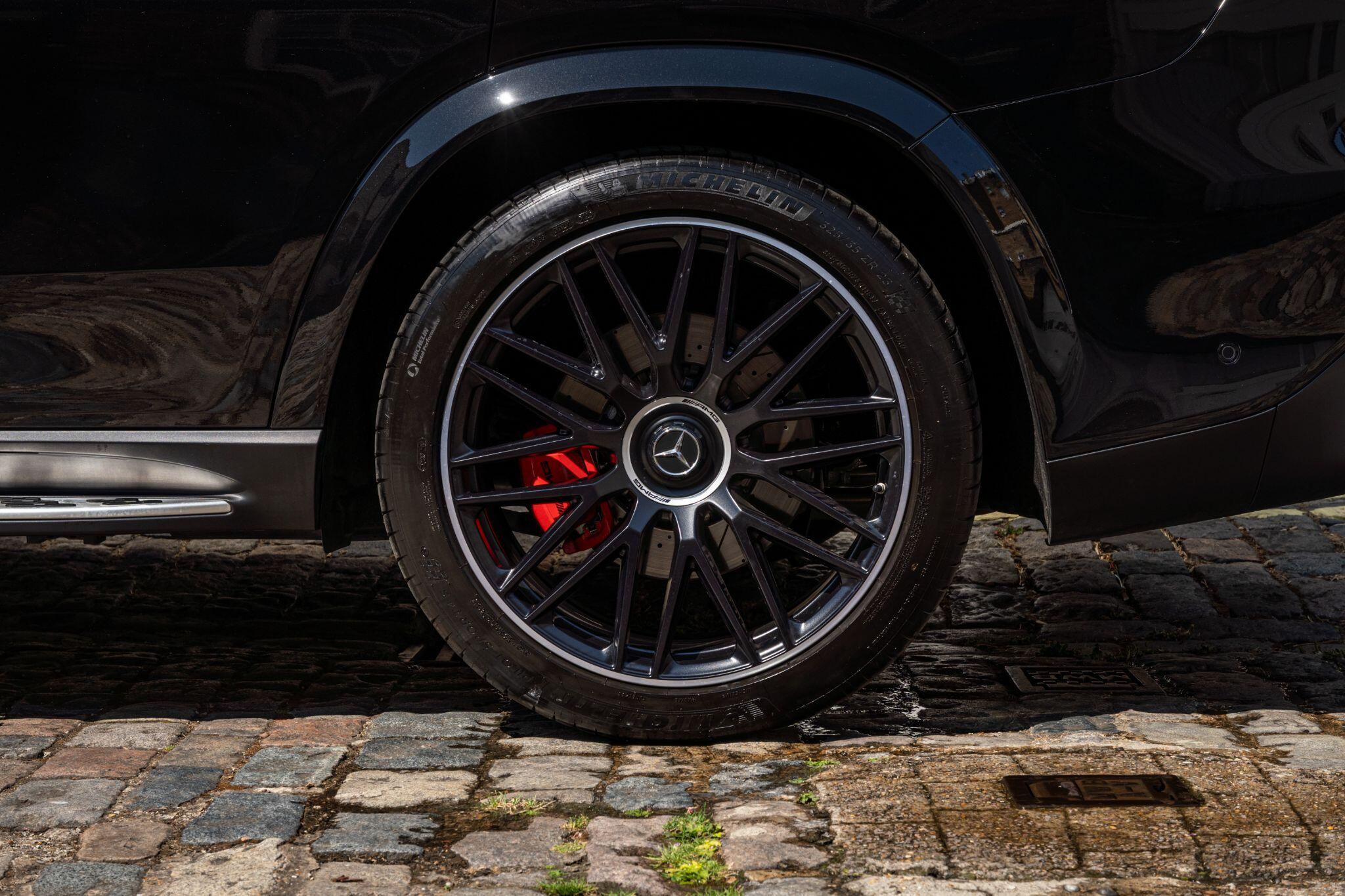 Mercedes-Benz GLS view 28