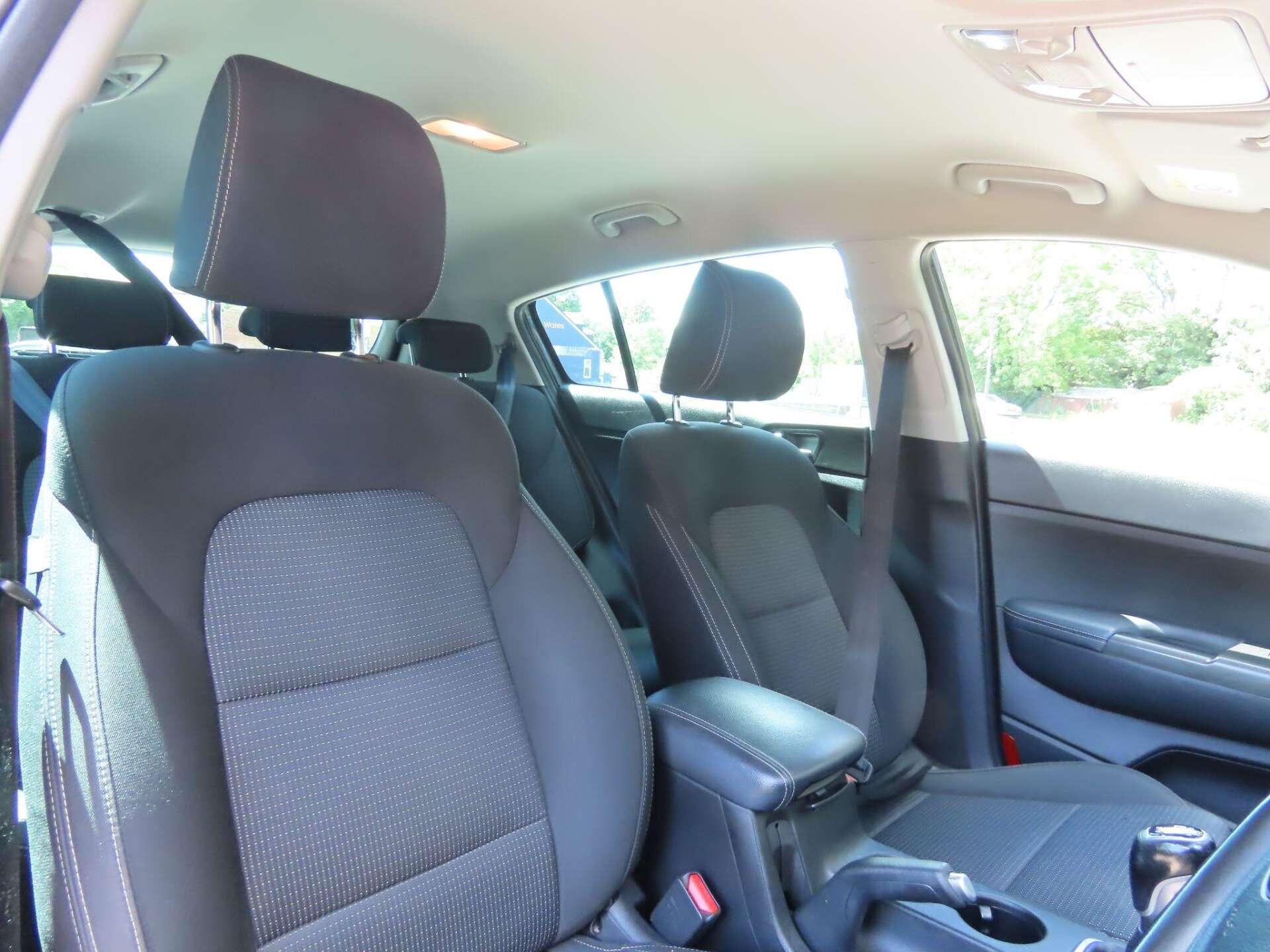 Kia Sportage view 8
