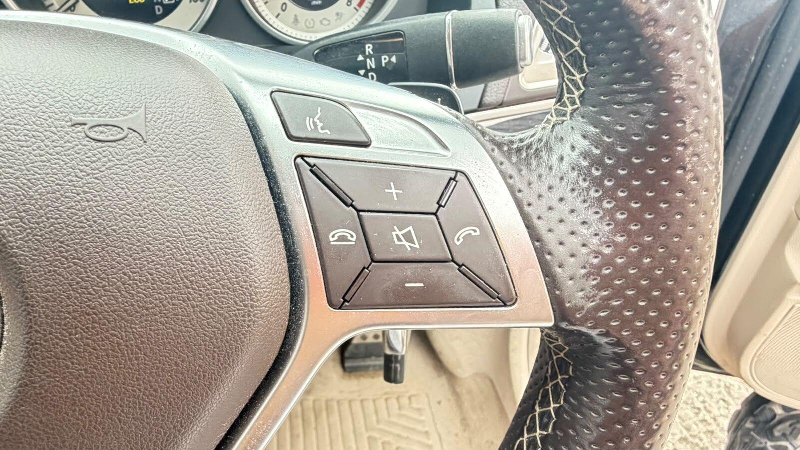 Mercedes-Benz E-Class view 22