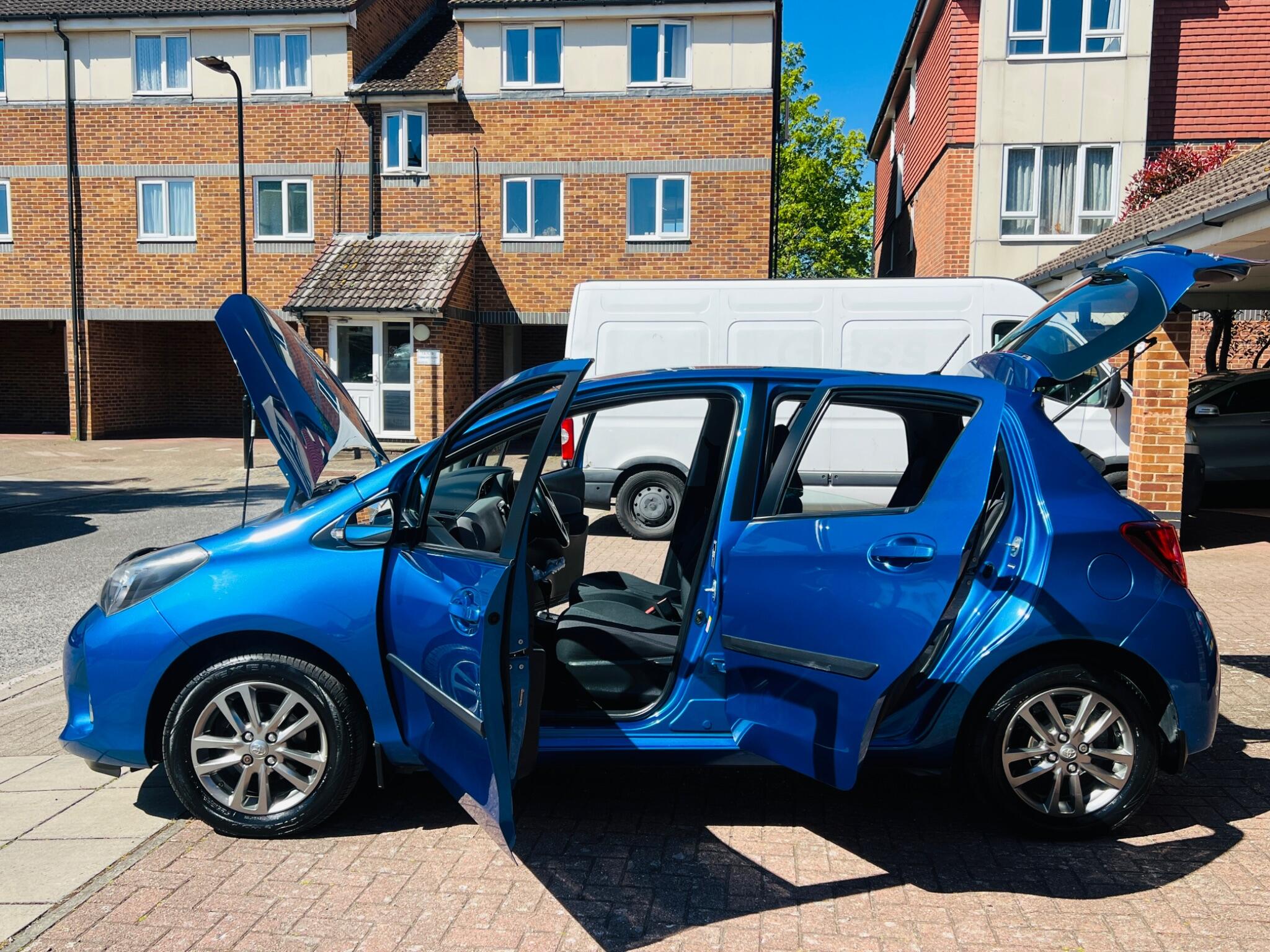 Toyota Yaris view 22