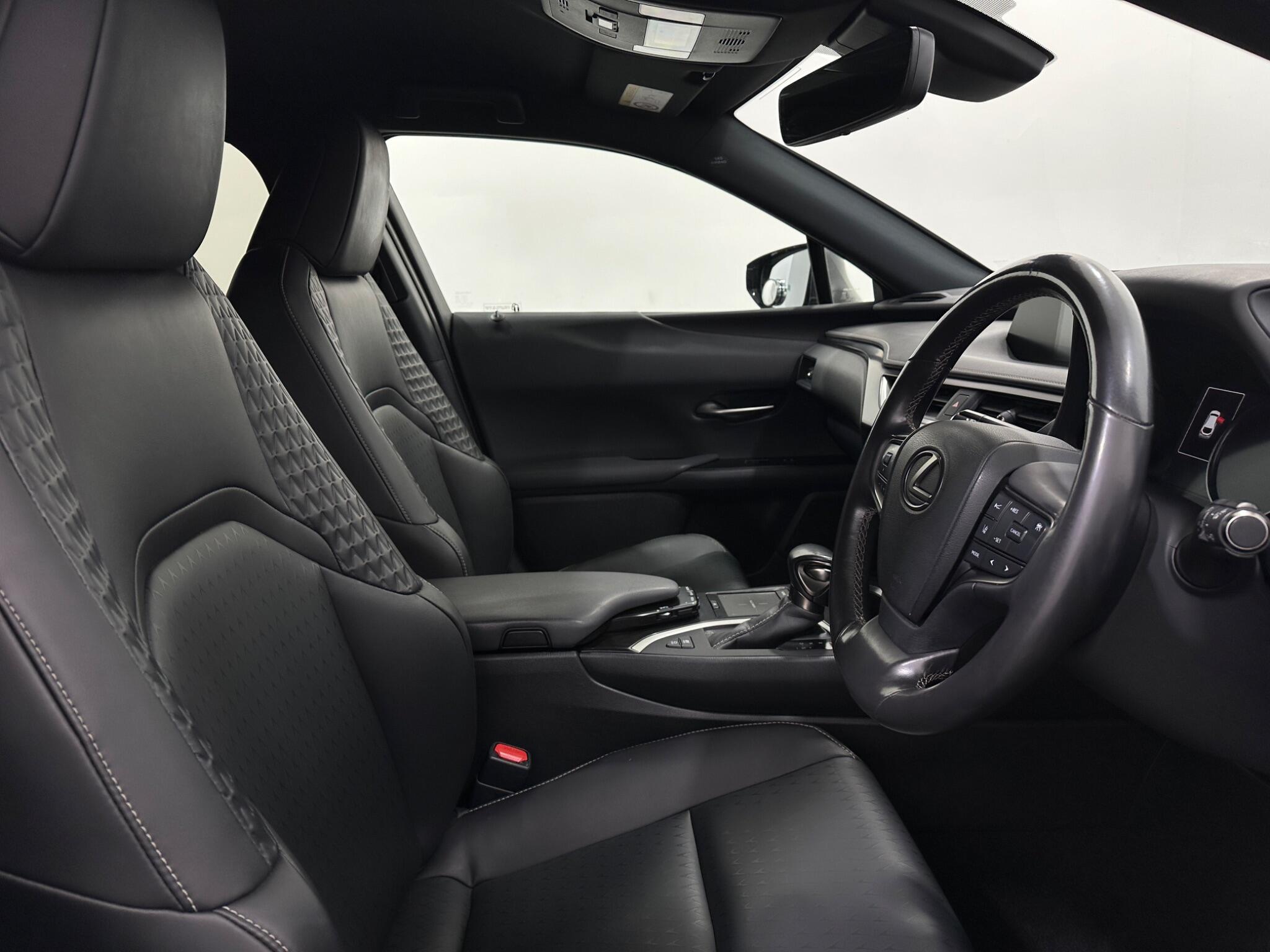 Lexus UX view 32