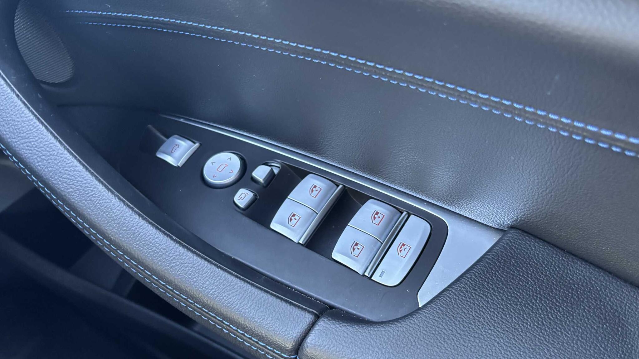 BMW iX3 view 32