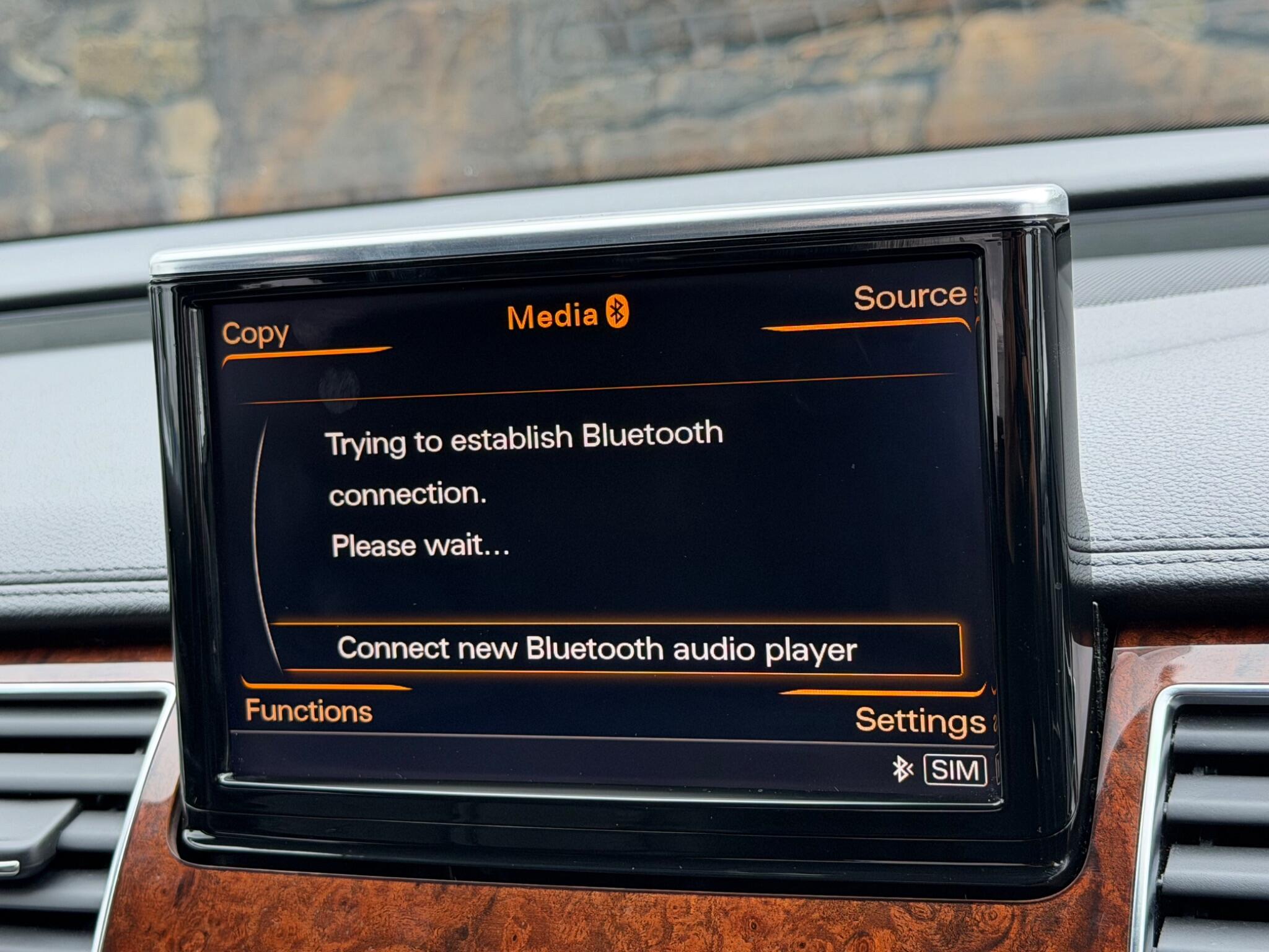 Audi A8 view 34