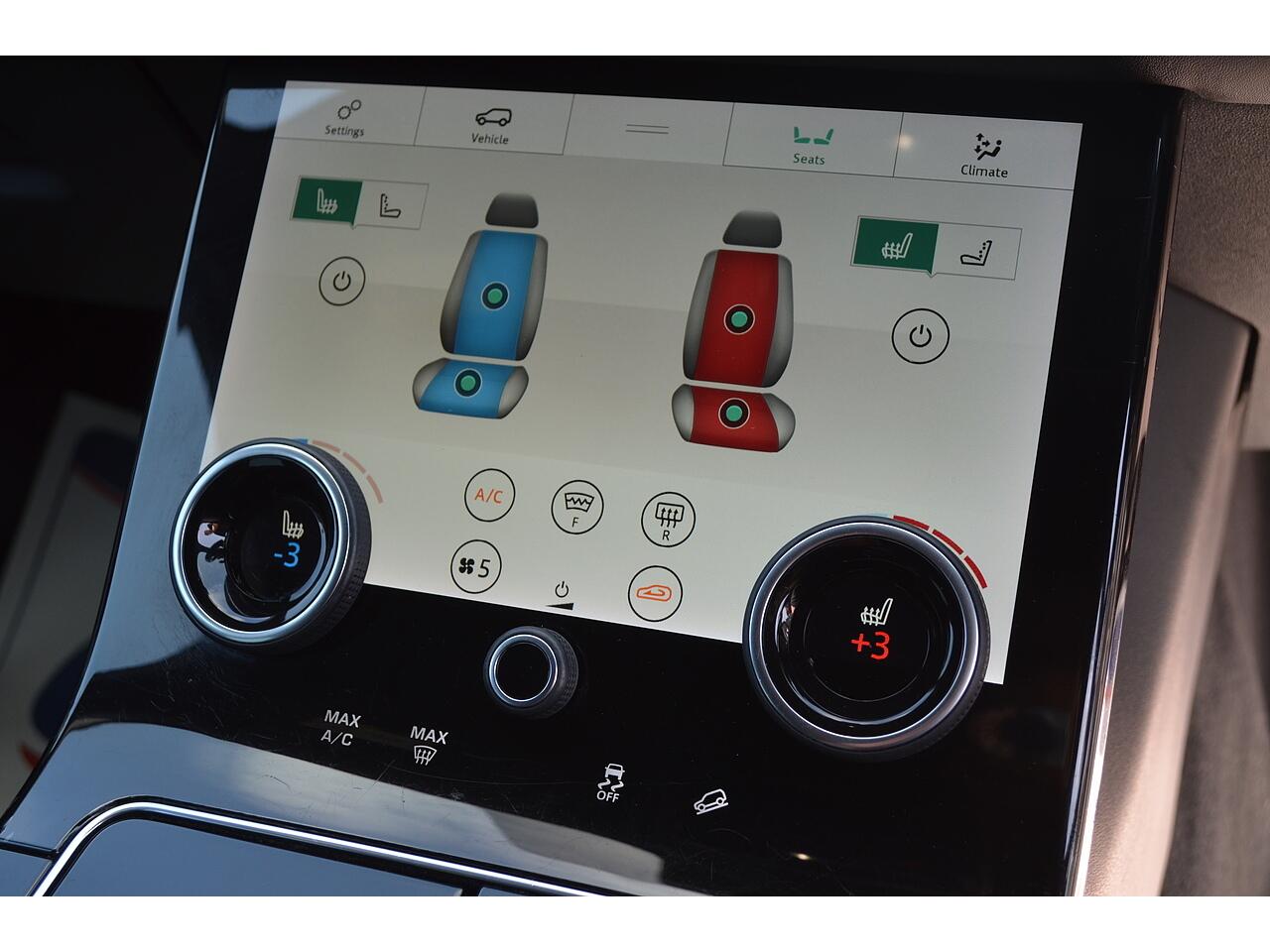 Land Rover Range Rover Velar view 18