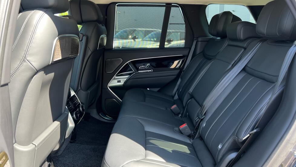 Land Rover Range Rover view 4