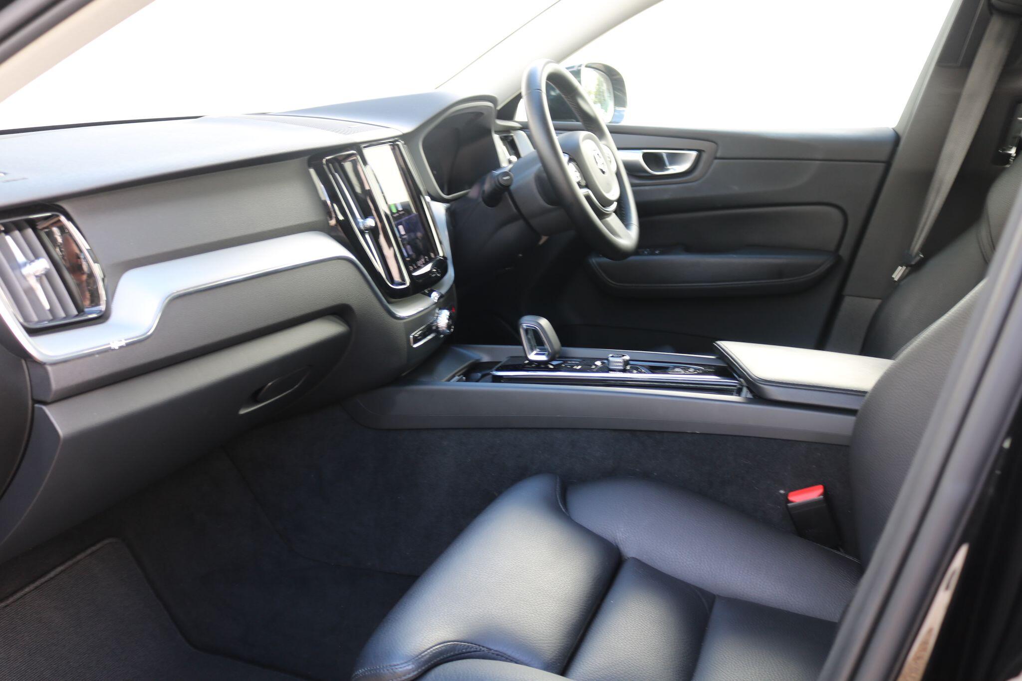 Volvo XC60 view 11