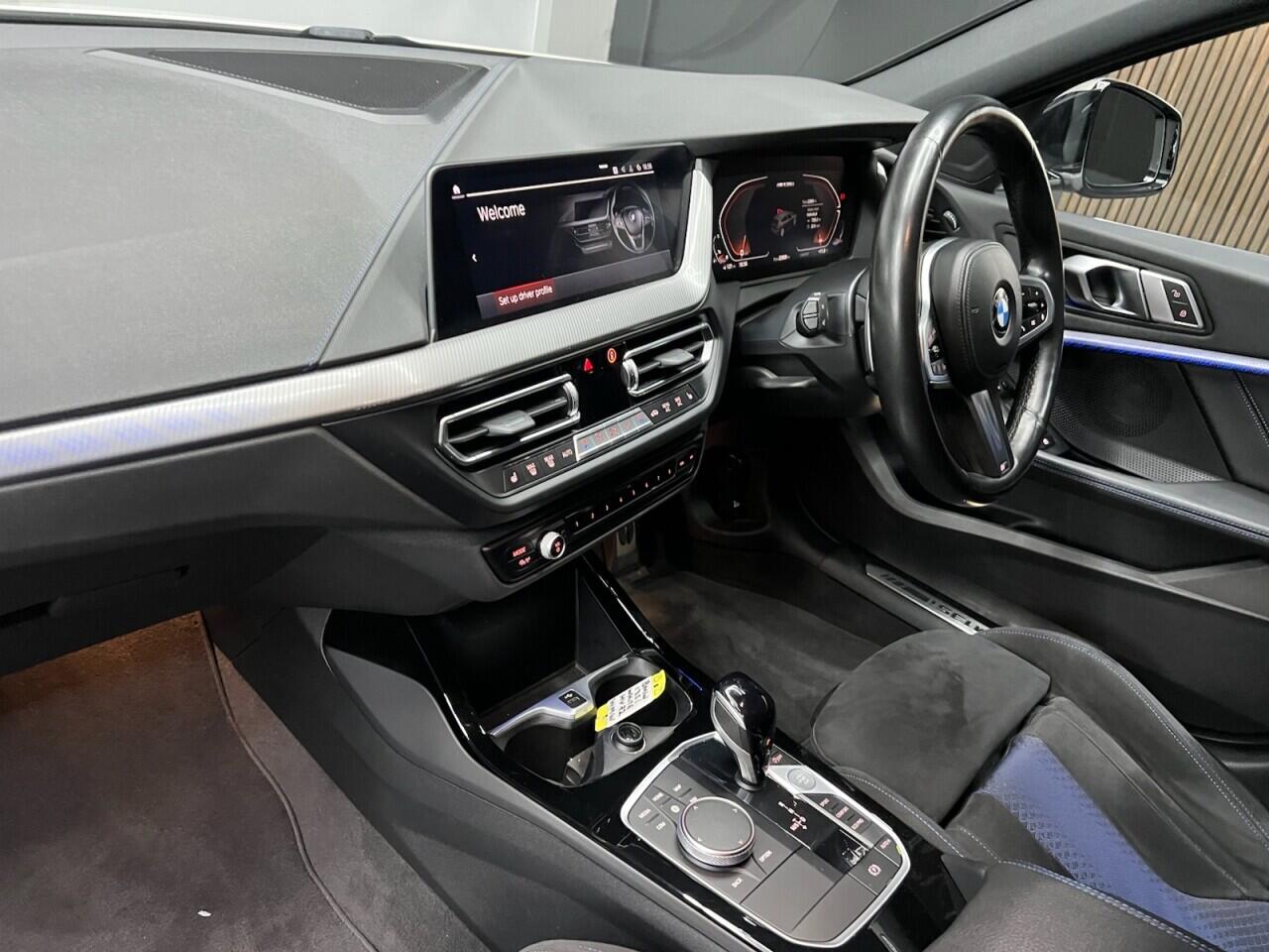 BMW 1 Series view 32
