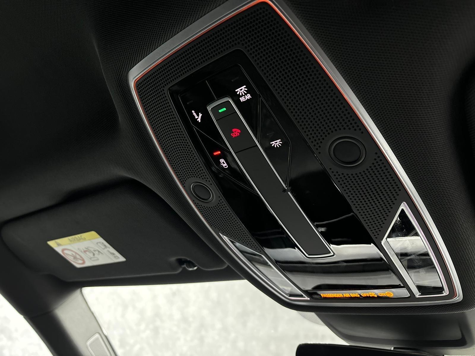 Audi A8 view 43