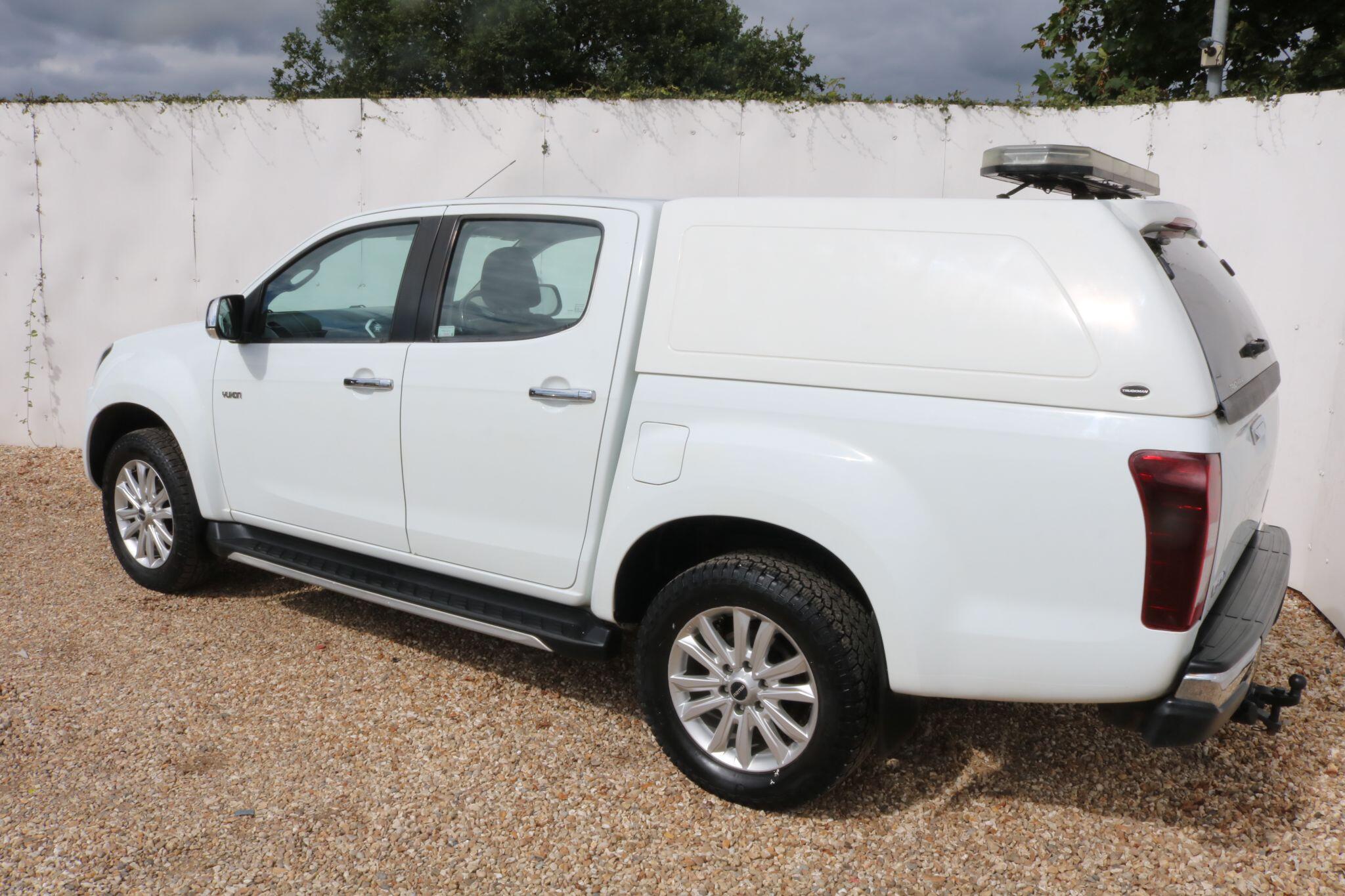 Isuzu D-Max view 7