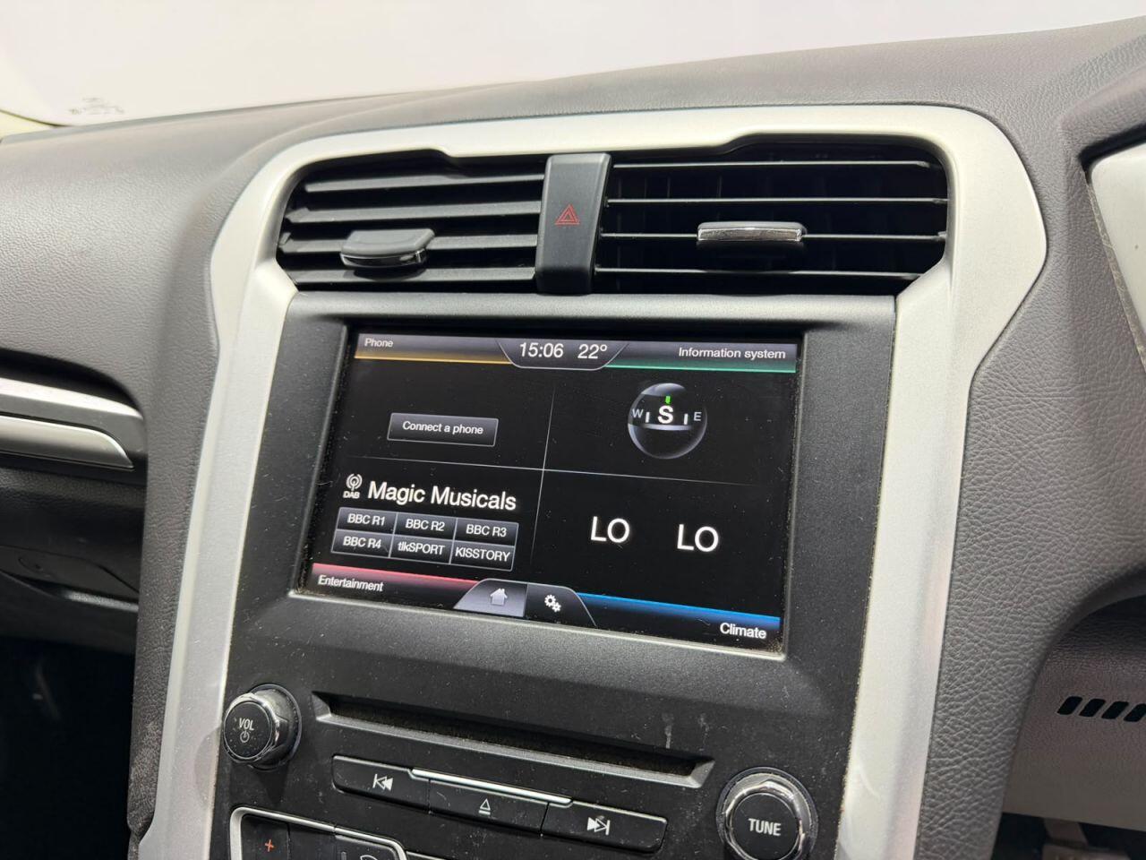 Ford Mondeo view 25