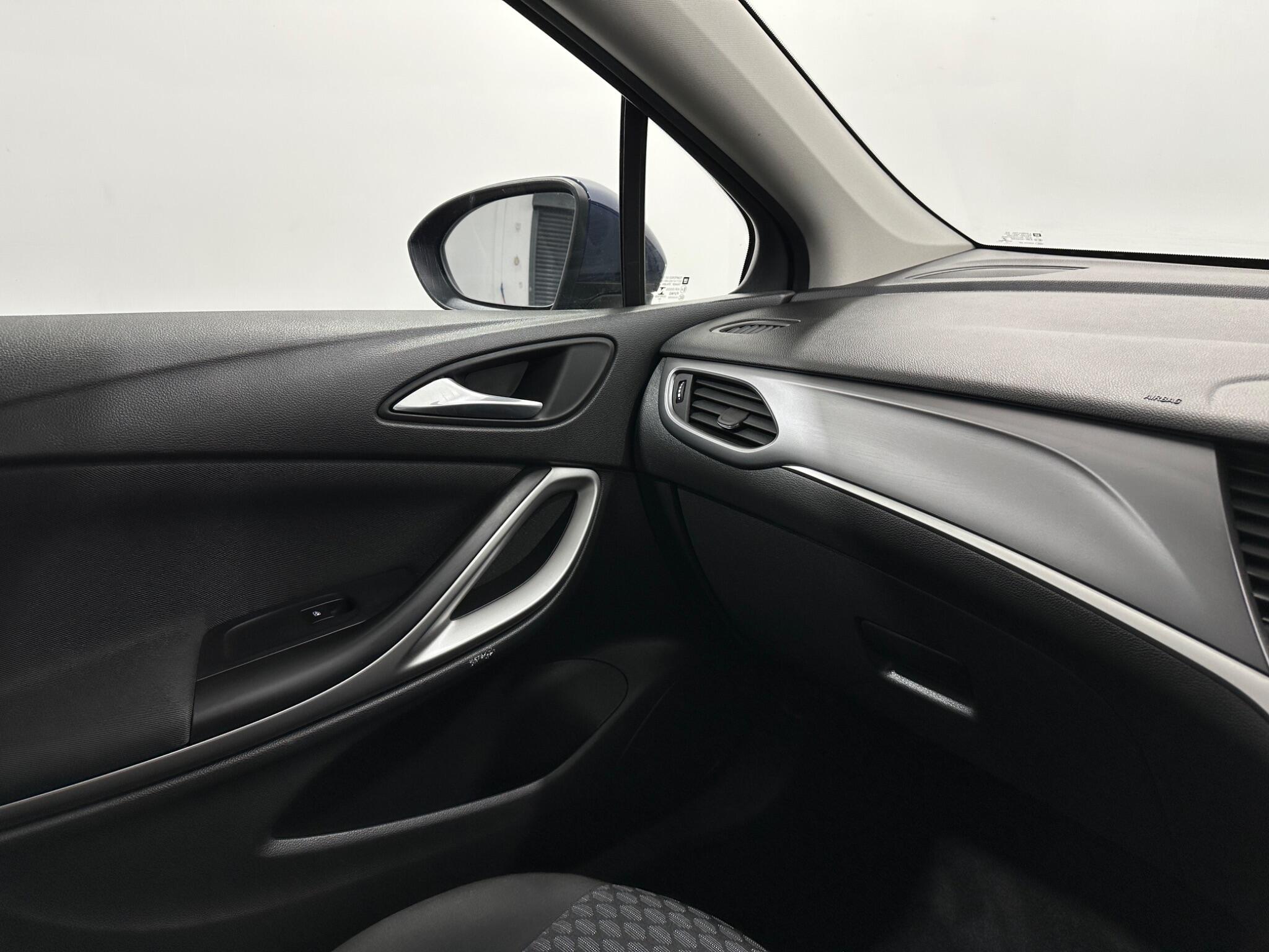 Vauxhall Astra view 25