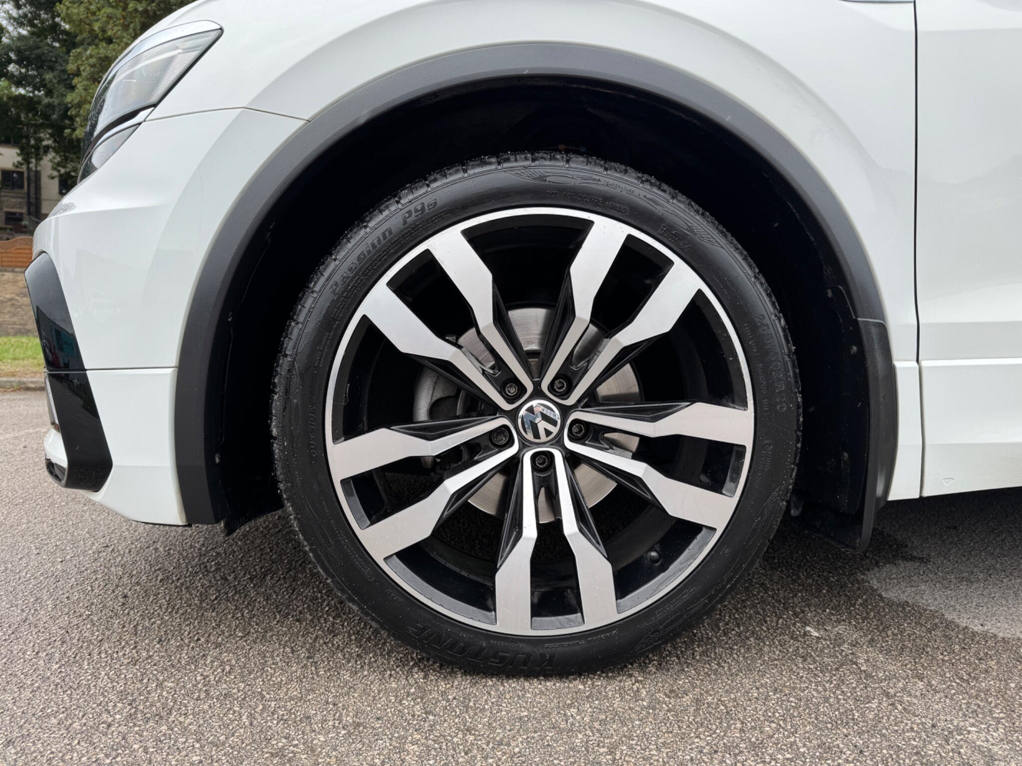 Volkswagen Tiguan view 9
