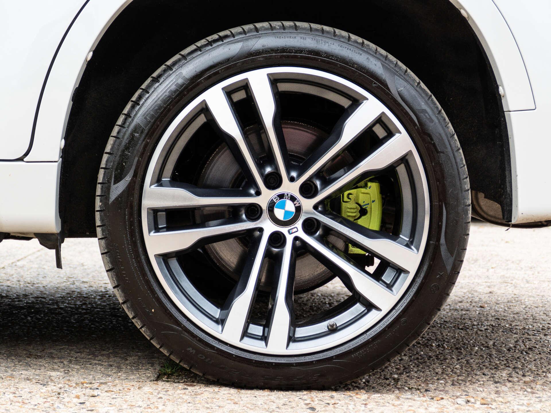 BMW X6 view 19