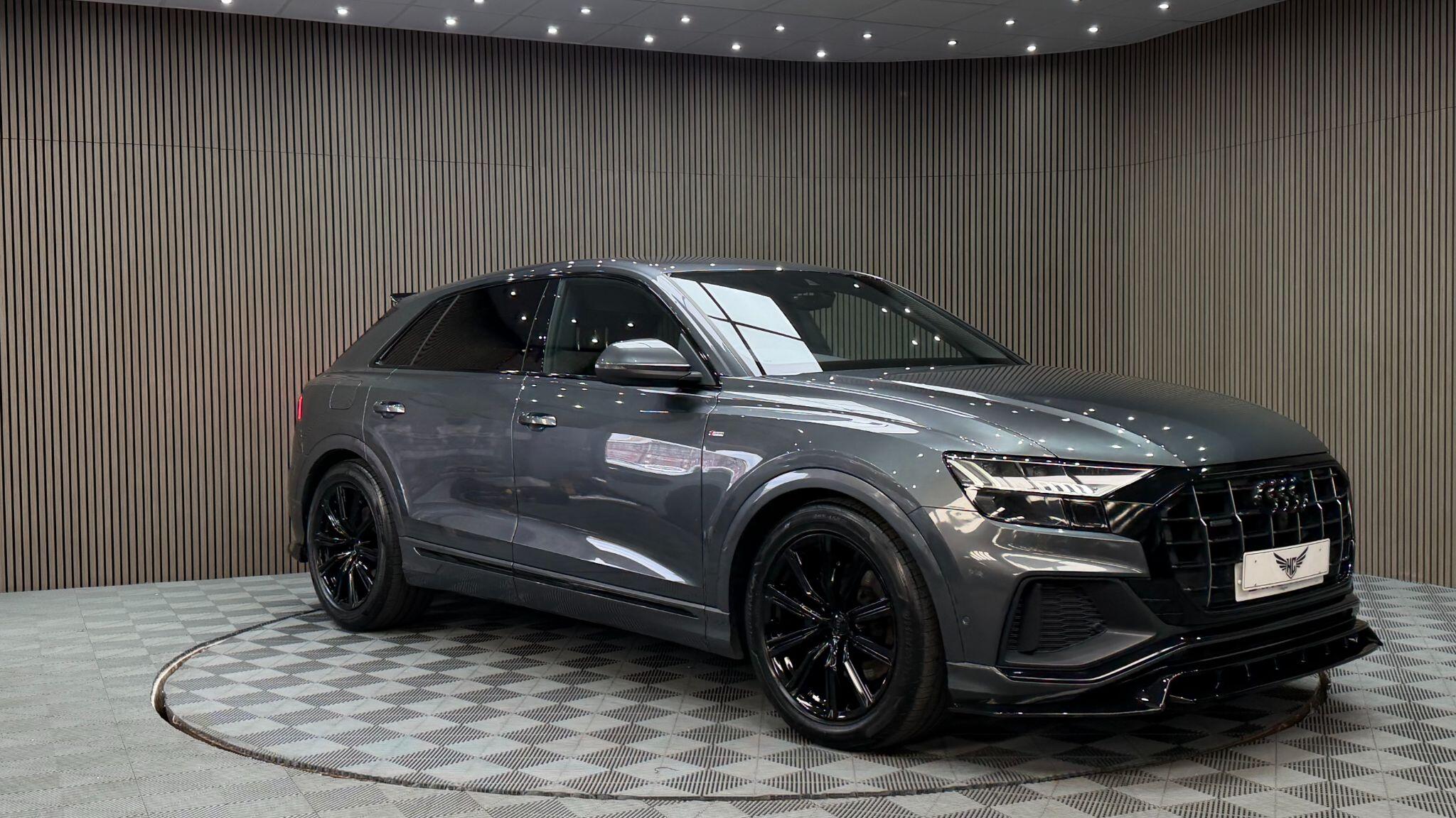 Audi Q8 view 34