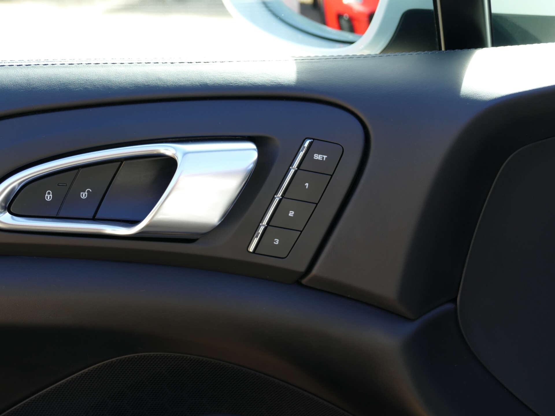 Porsche Cayenne view 54