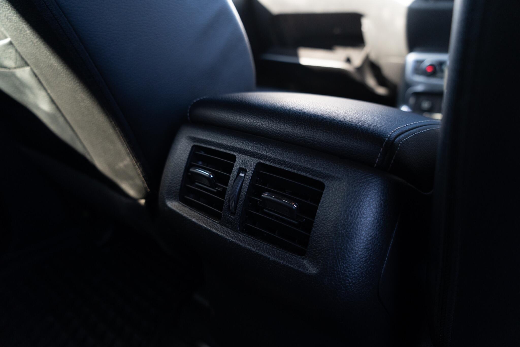 Mercedes-Benz X-Class view 33
