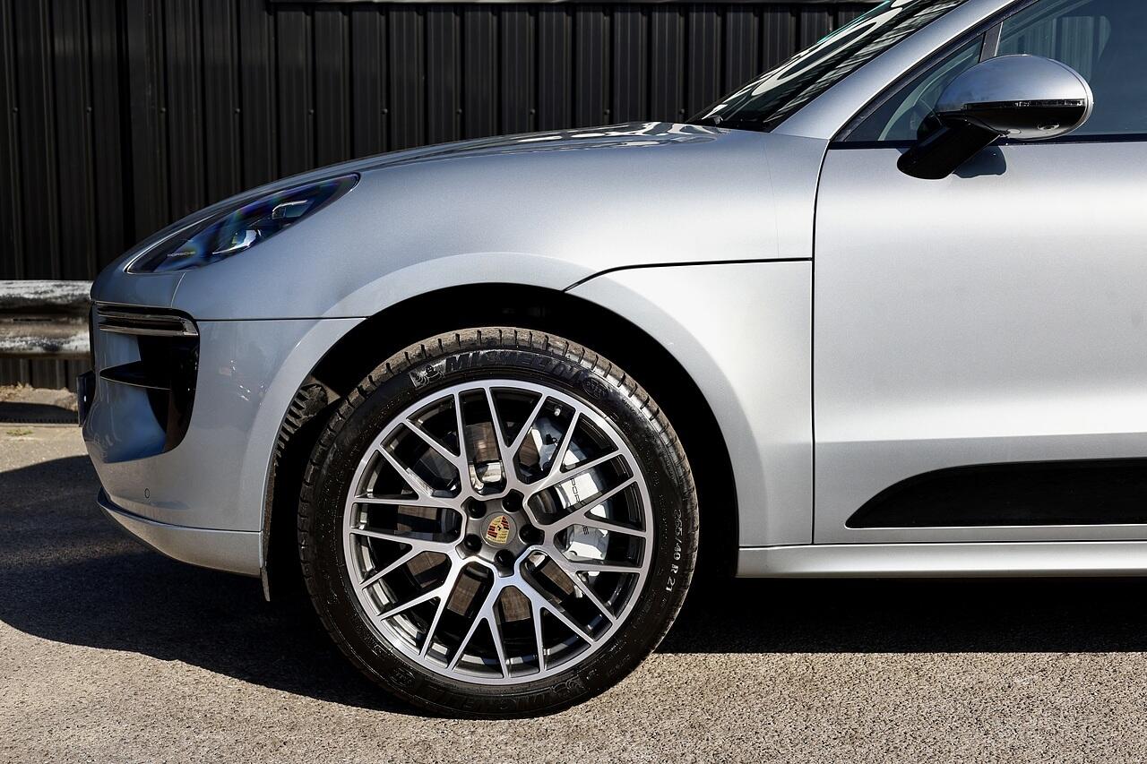 Porsche Macan view 42