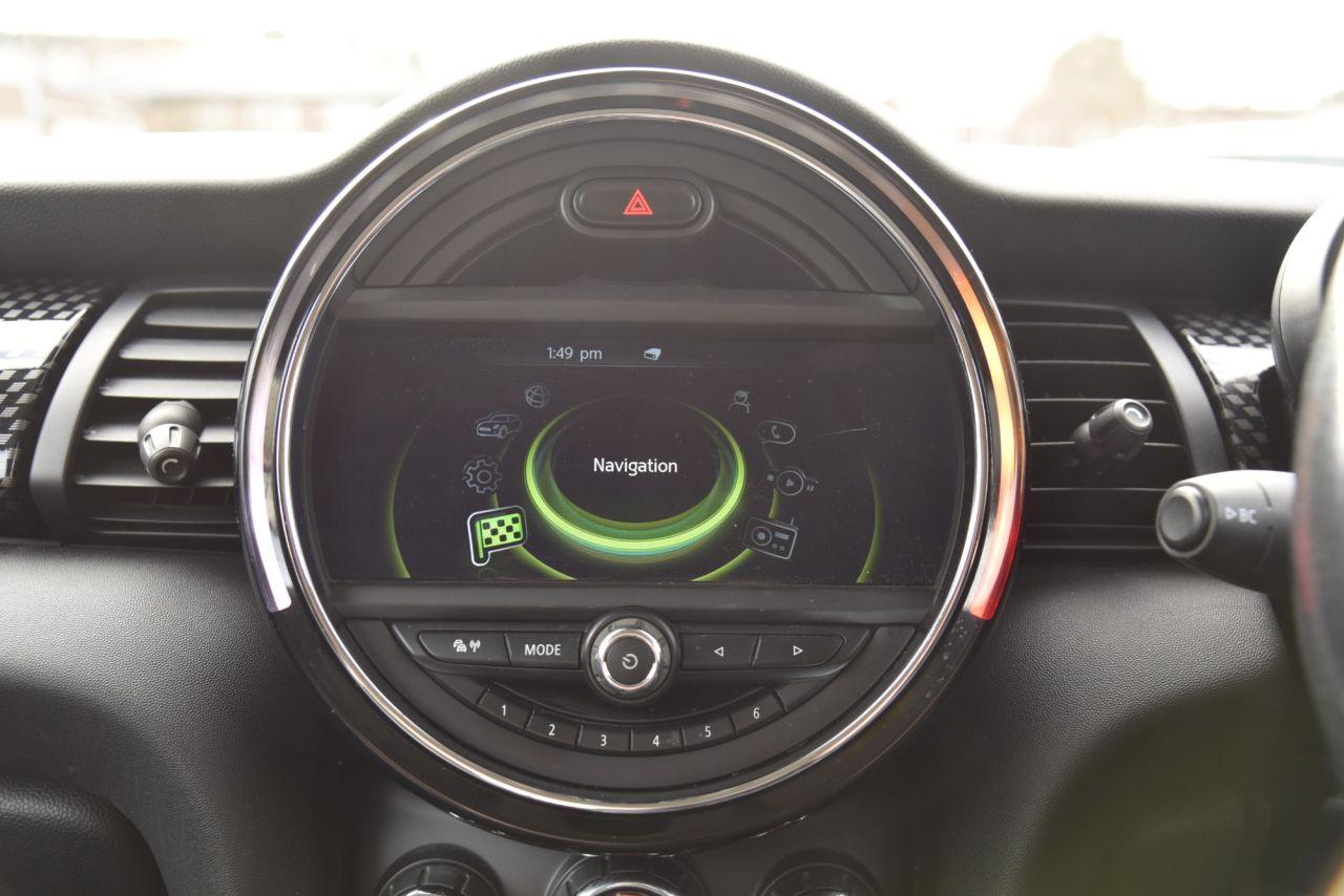 Mini Cooper view 37