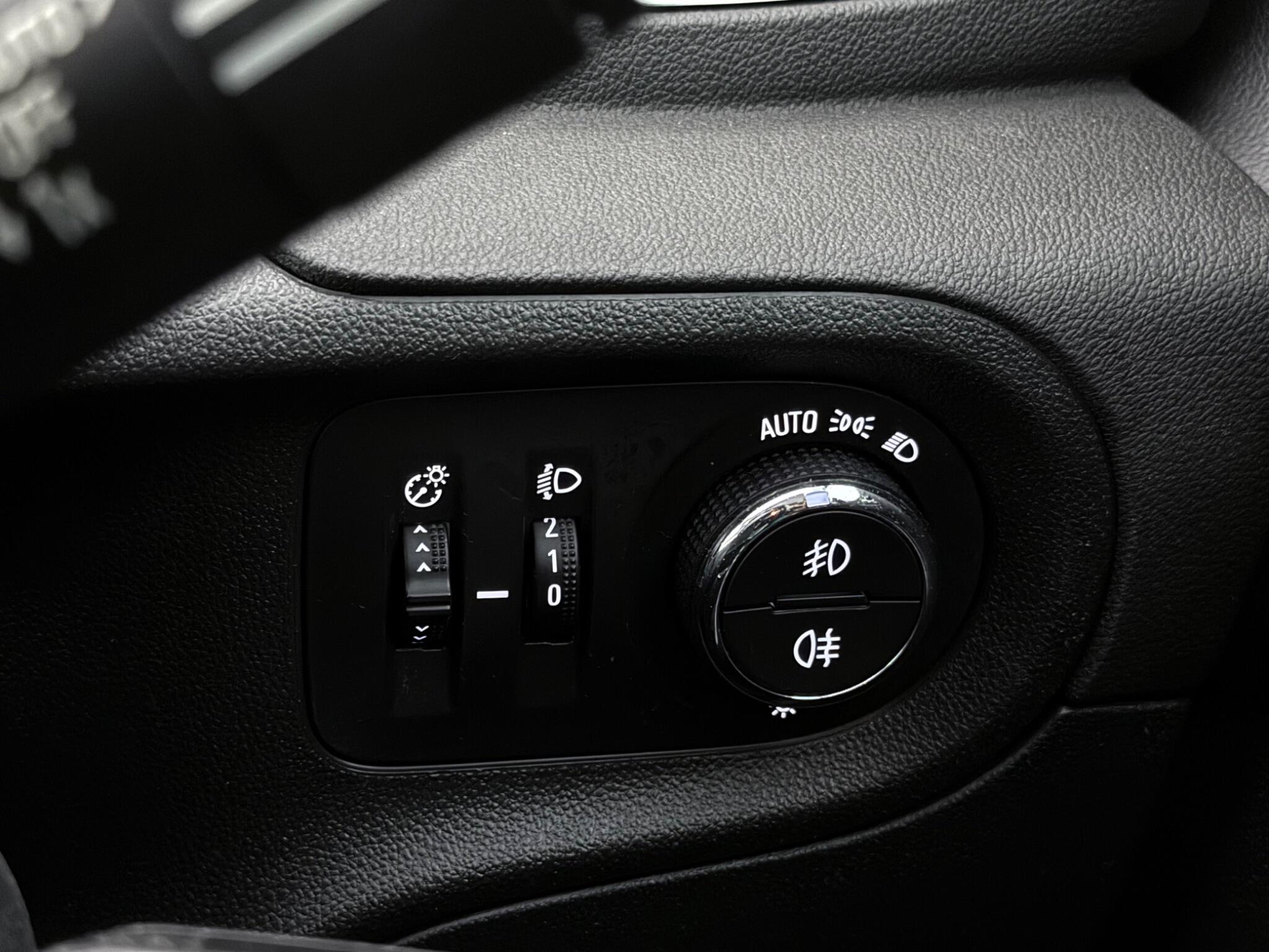 Vauxhall Grandland X view 18