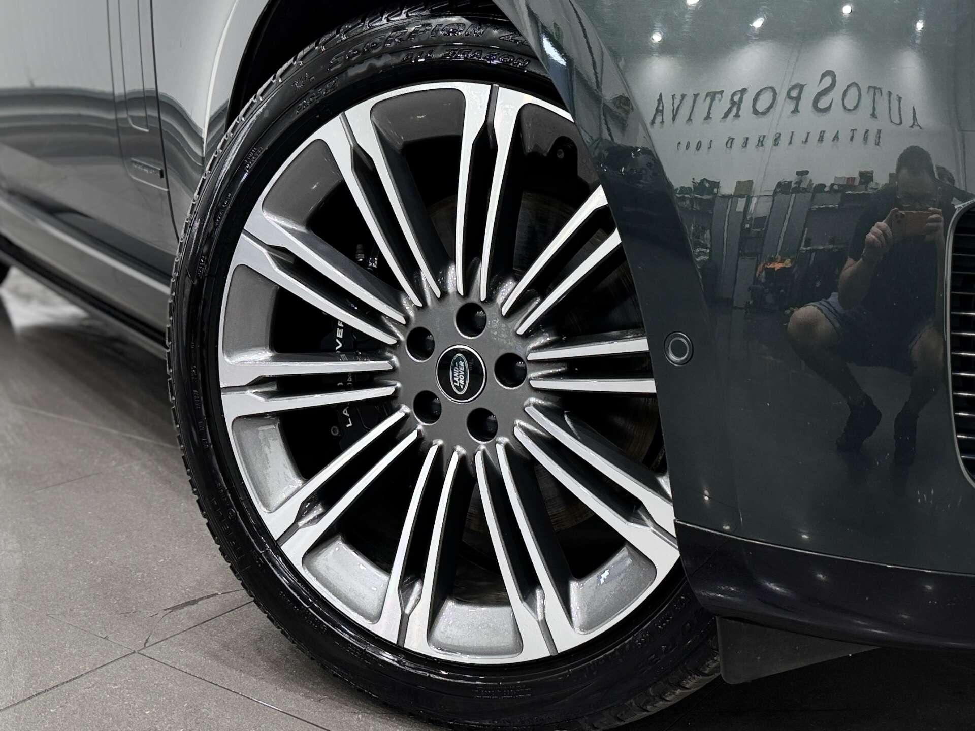 Land Rover Range Rover view 10