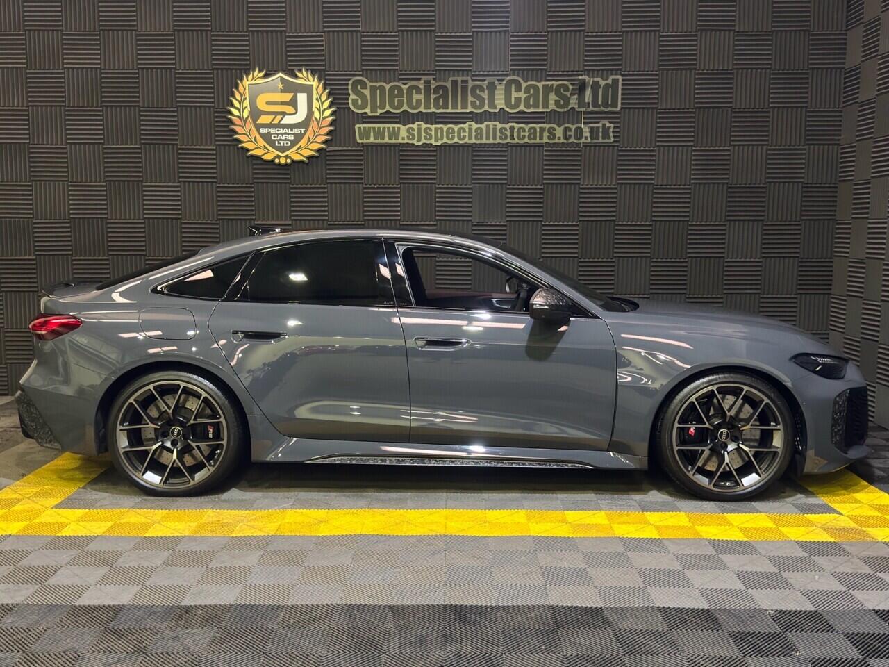 Audi RS5 view 4