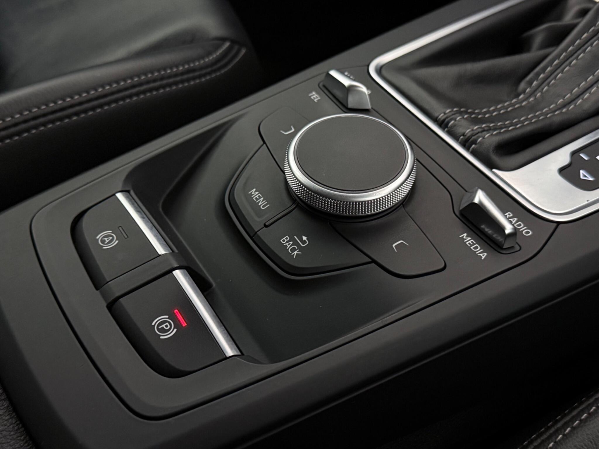 Audi Q2 view 23