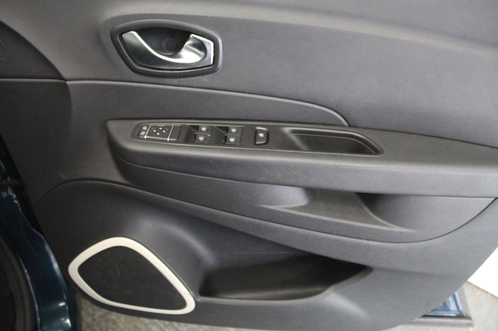 Renault Captur view 43