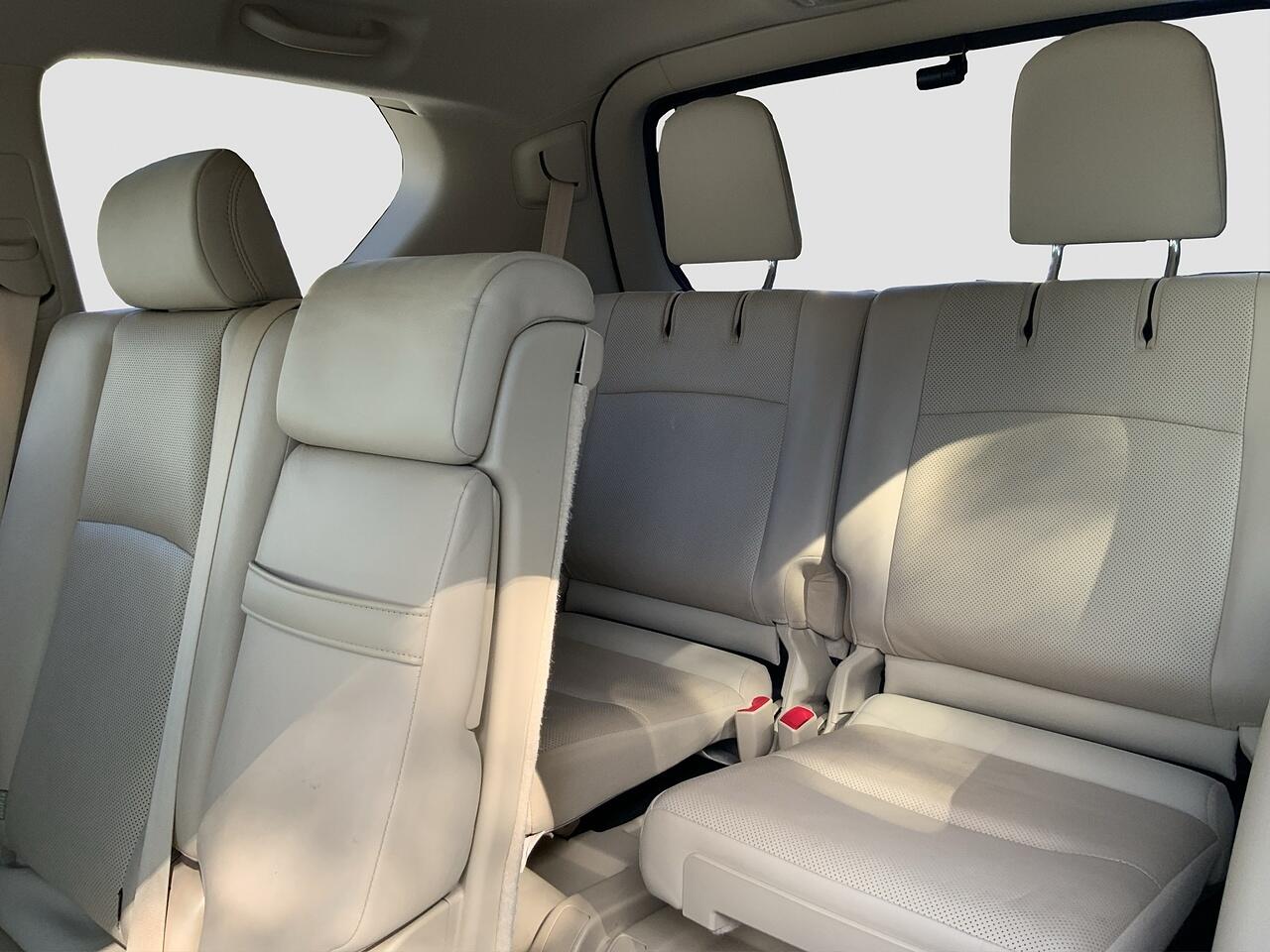 Toyota Land Cruiser view 10