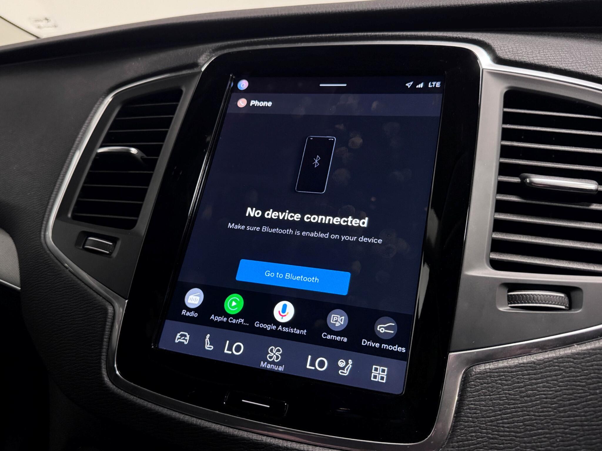 Volvo XC90 view 13