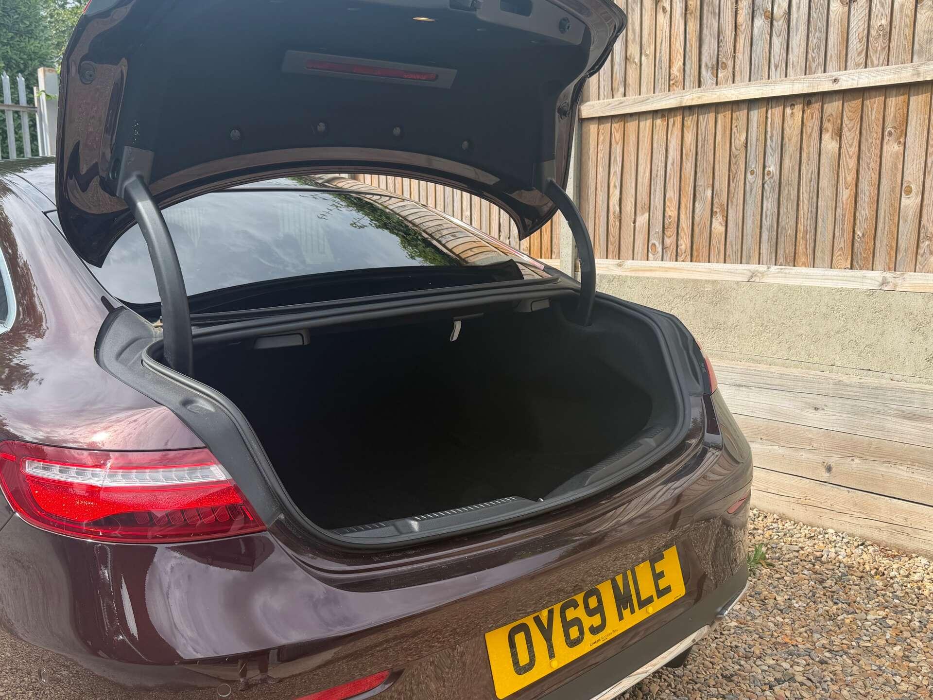 Mercedes-Benz E Class view 15