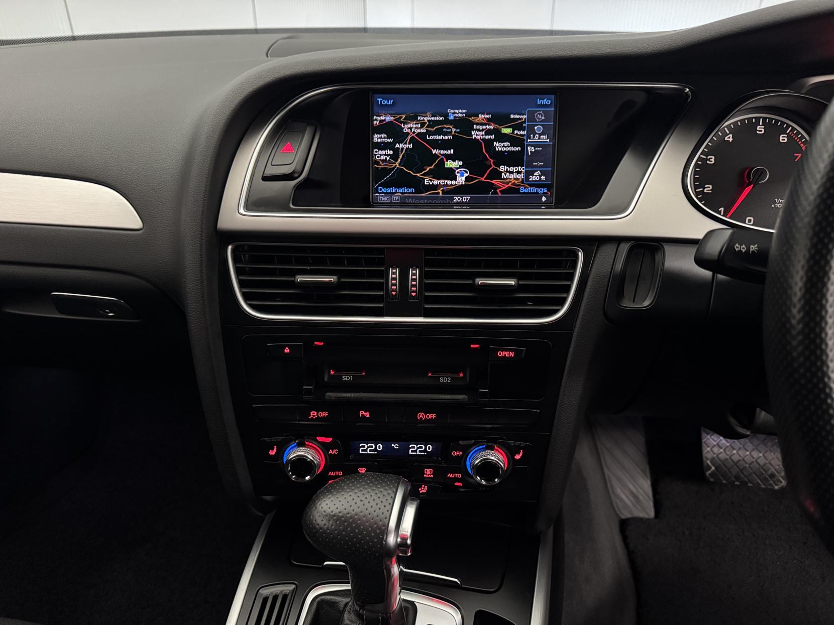 Audi A4 Avant view 54