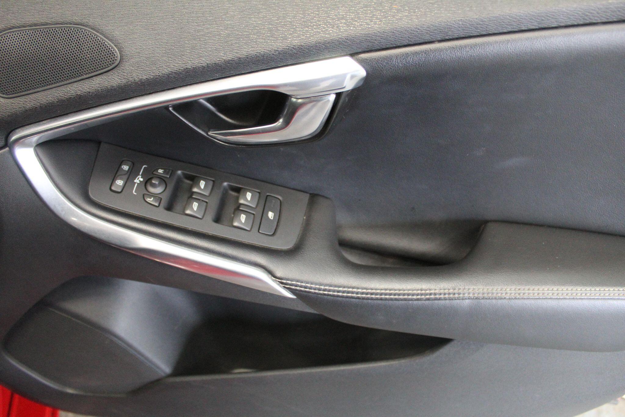 Volvo V40 view 44