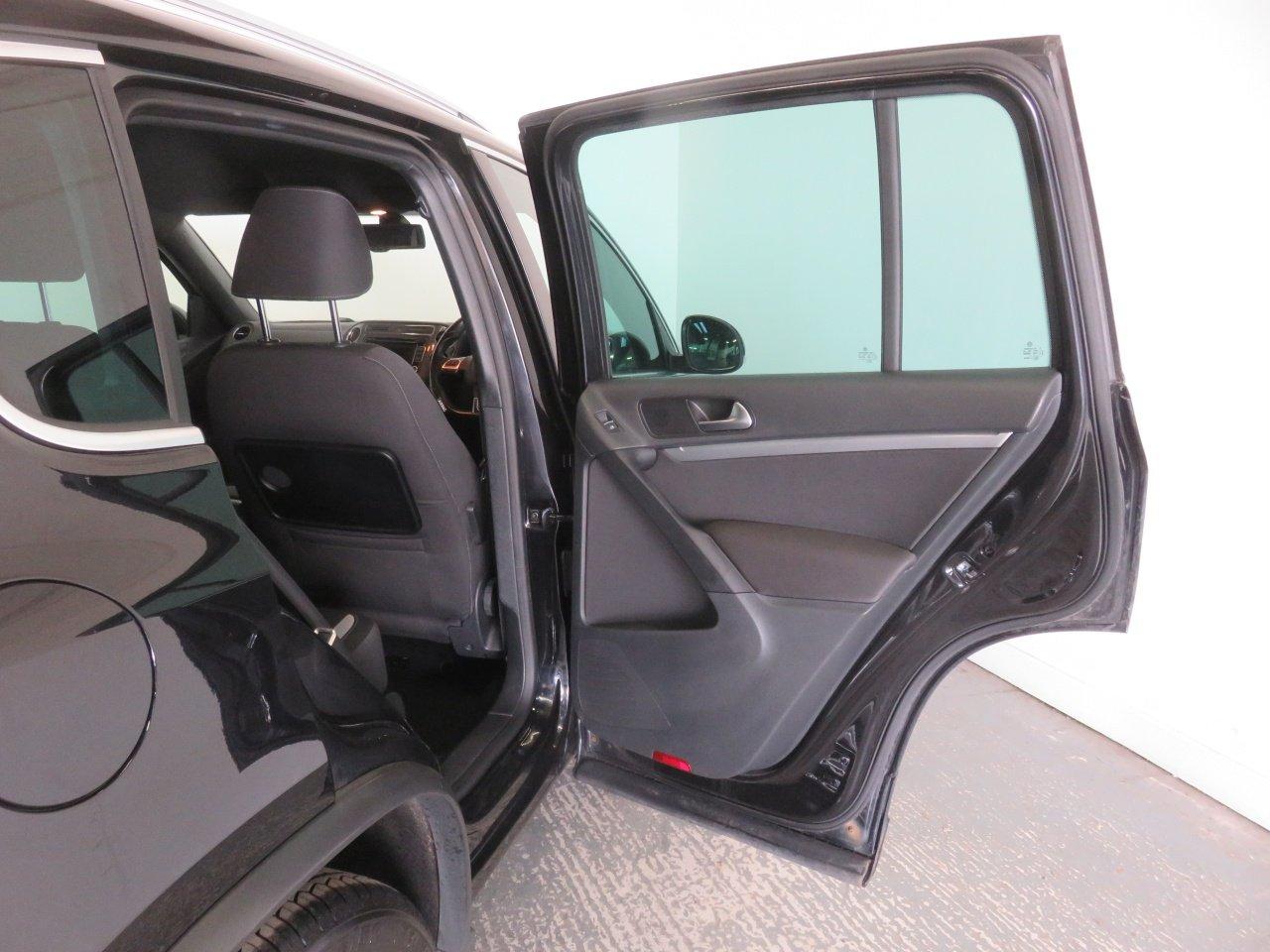 Volkswagen Tiguan view 25