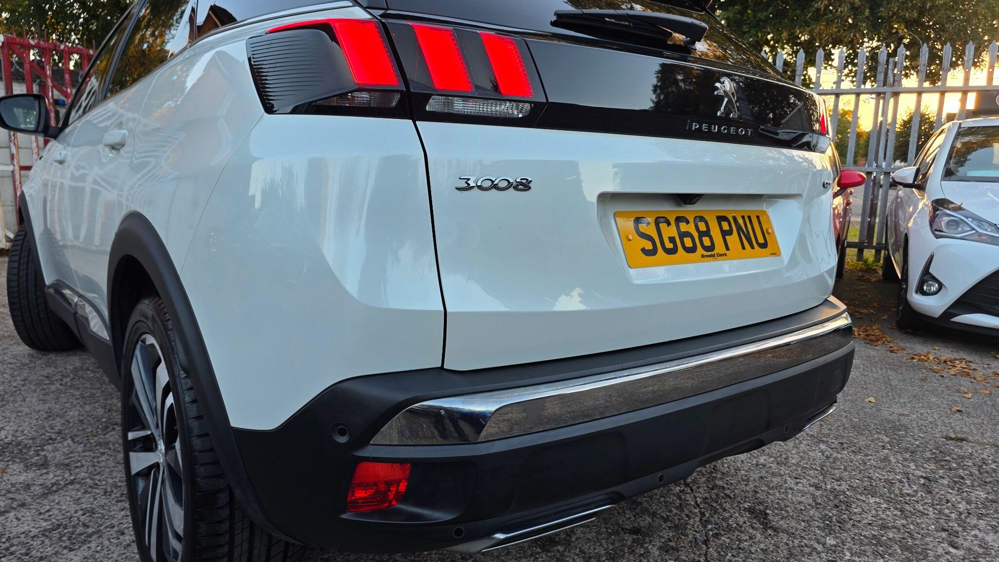 Peugeot 3008 view 8