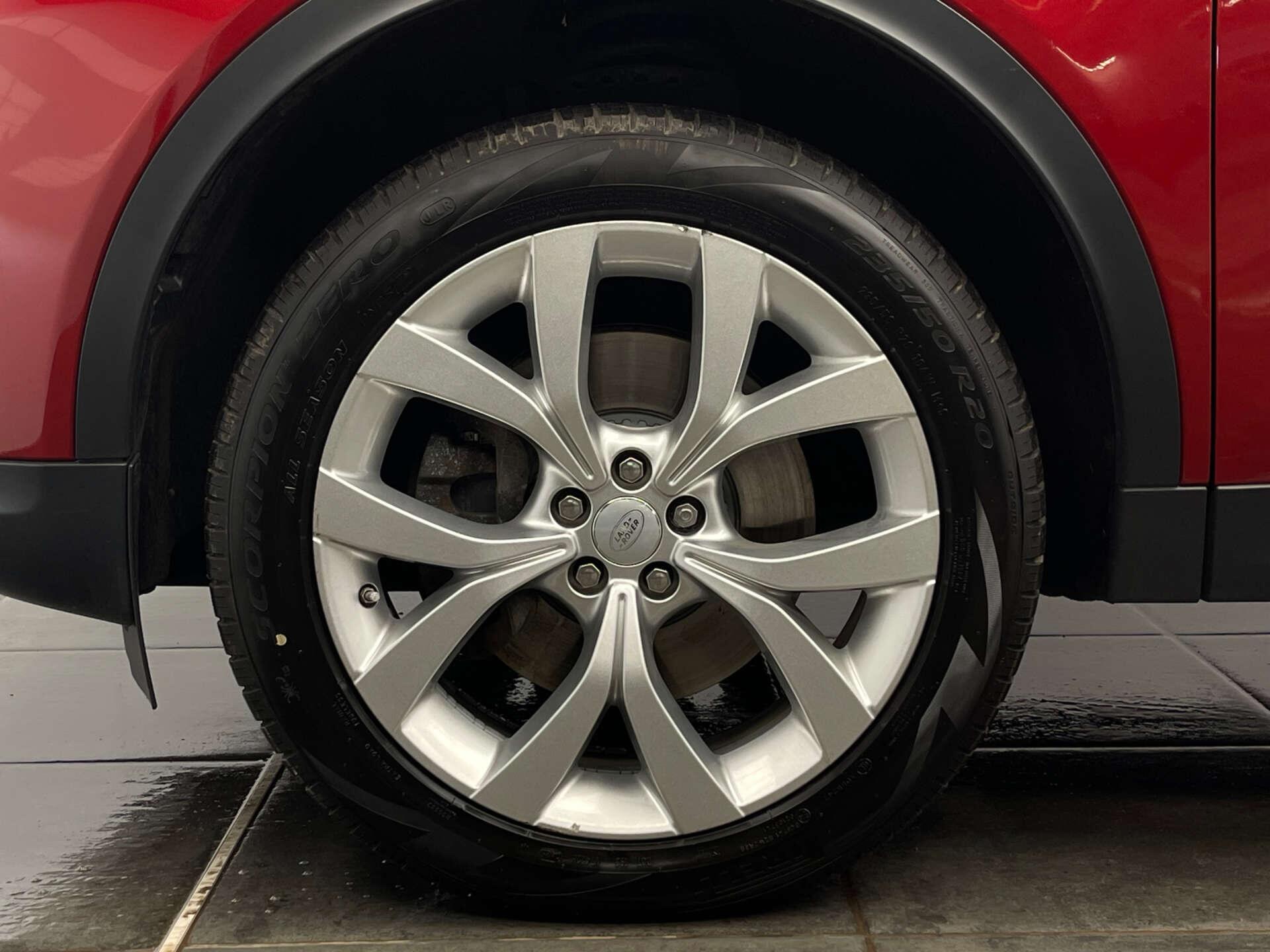 Land Rover Discovery Sport view 37