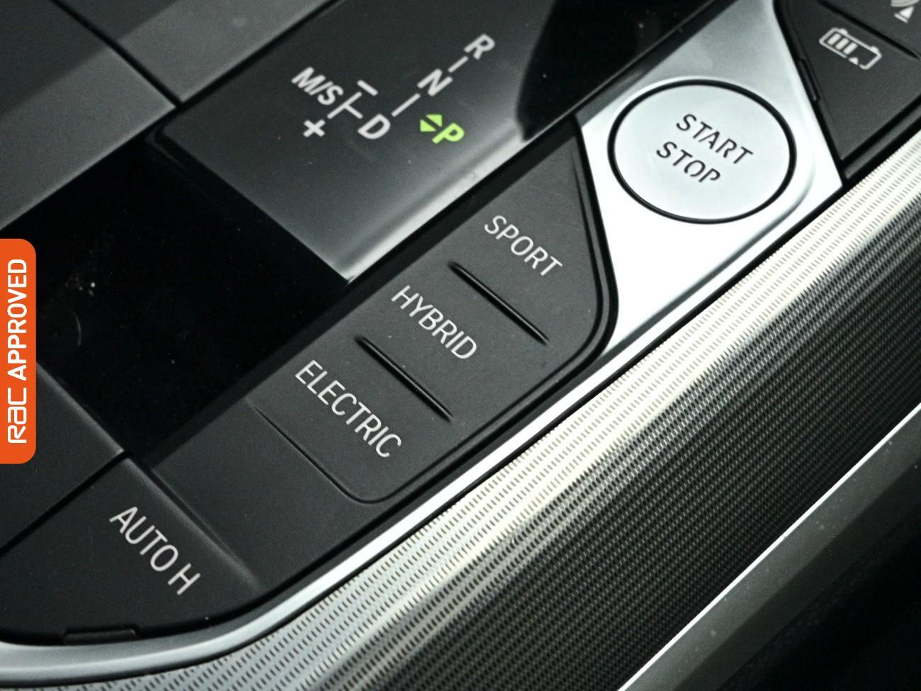 BMW 3 Series view 24