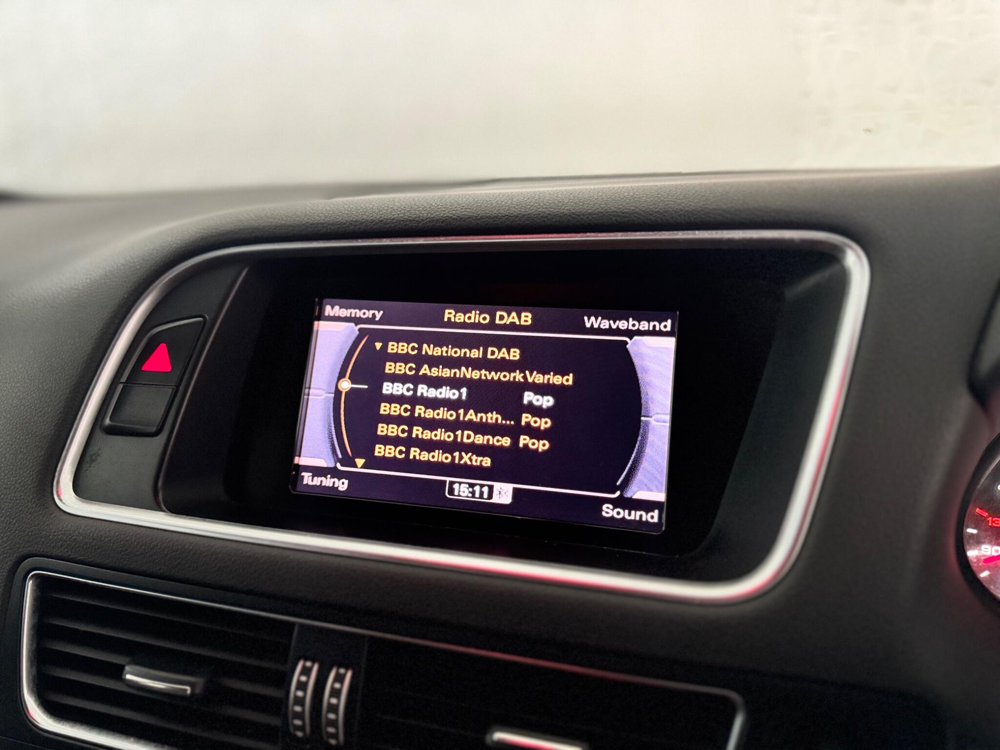 Audi Q5 view 34