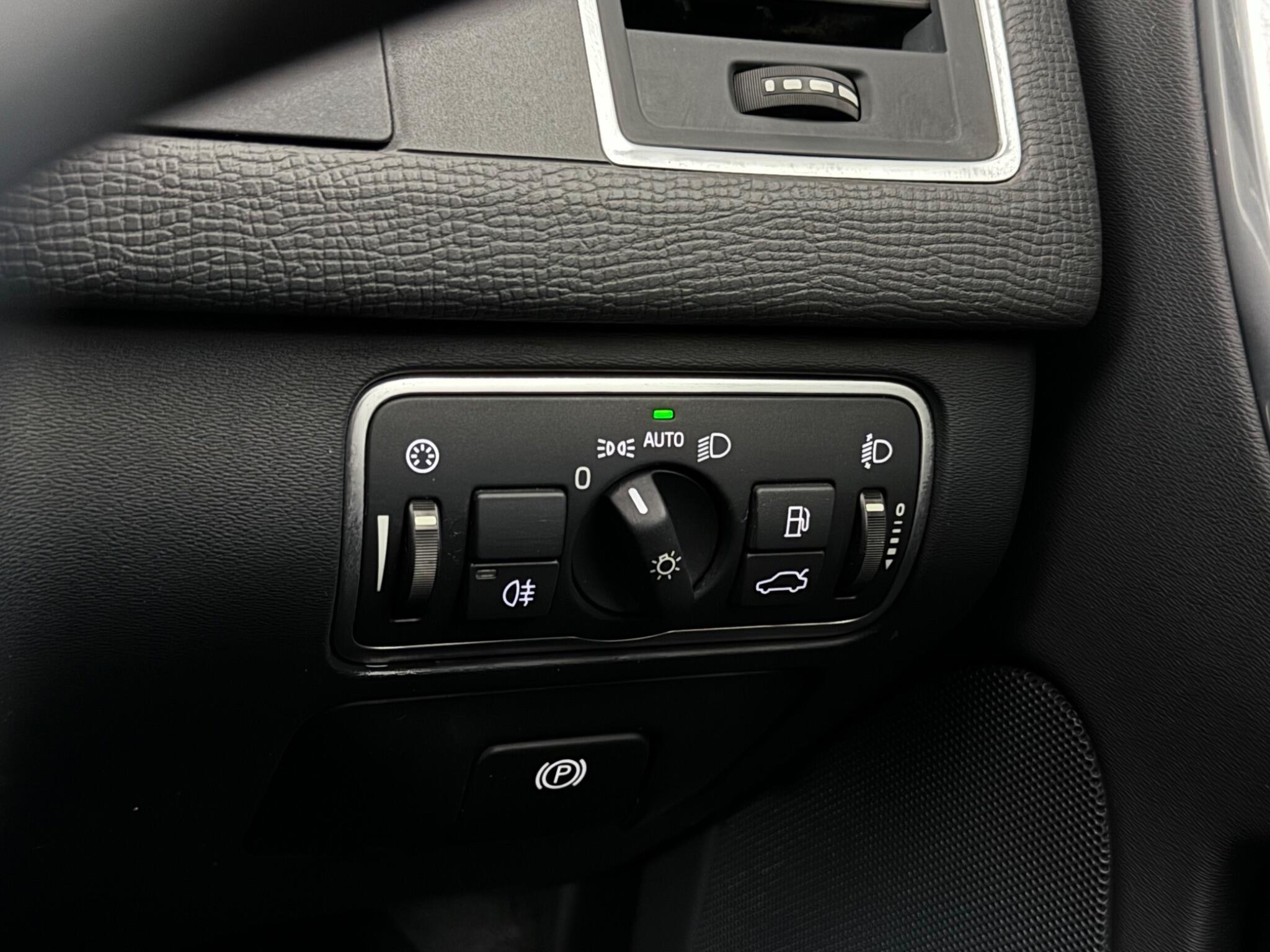 Volvo XC60 view 25