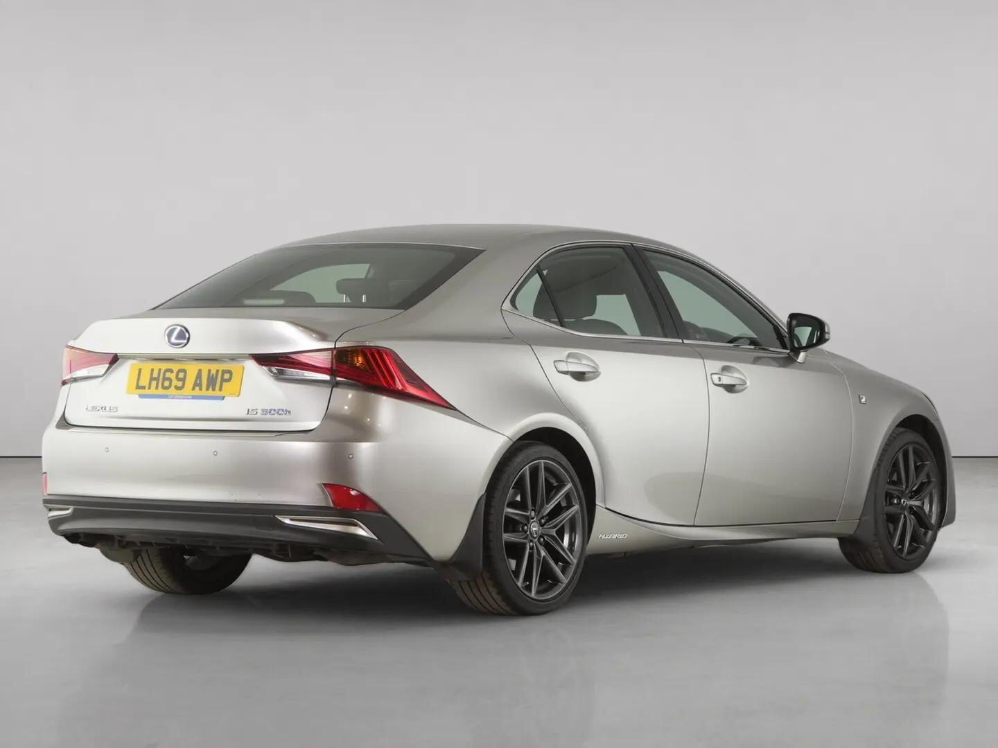 Lexus Is view 8