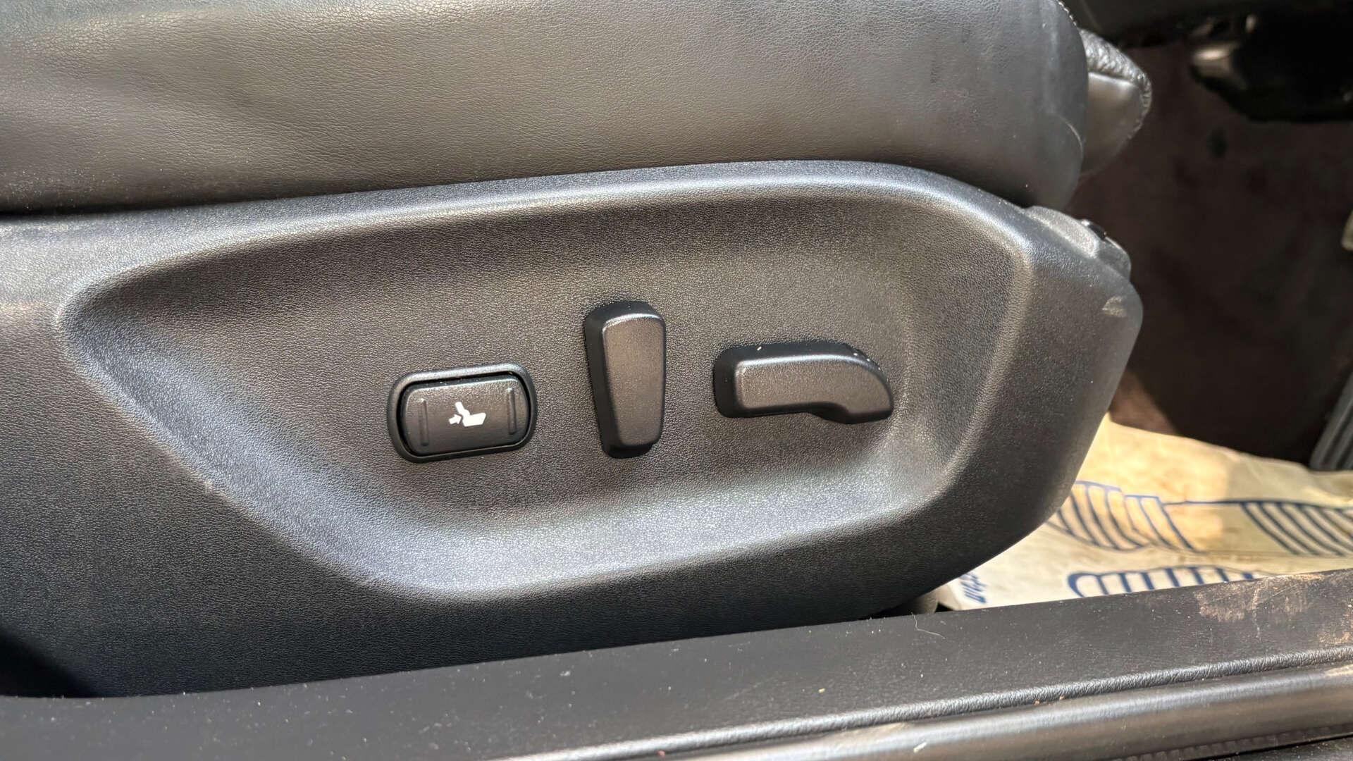 Infiniti Q50 view 34