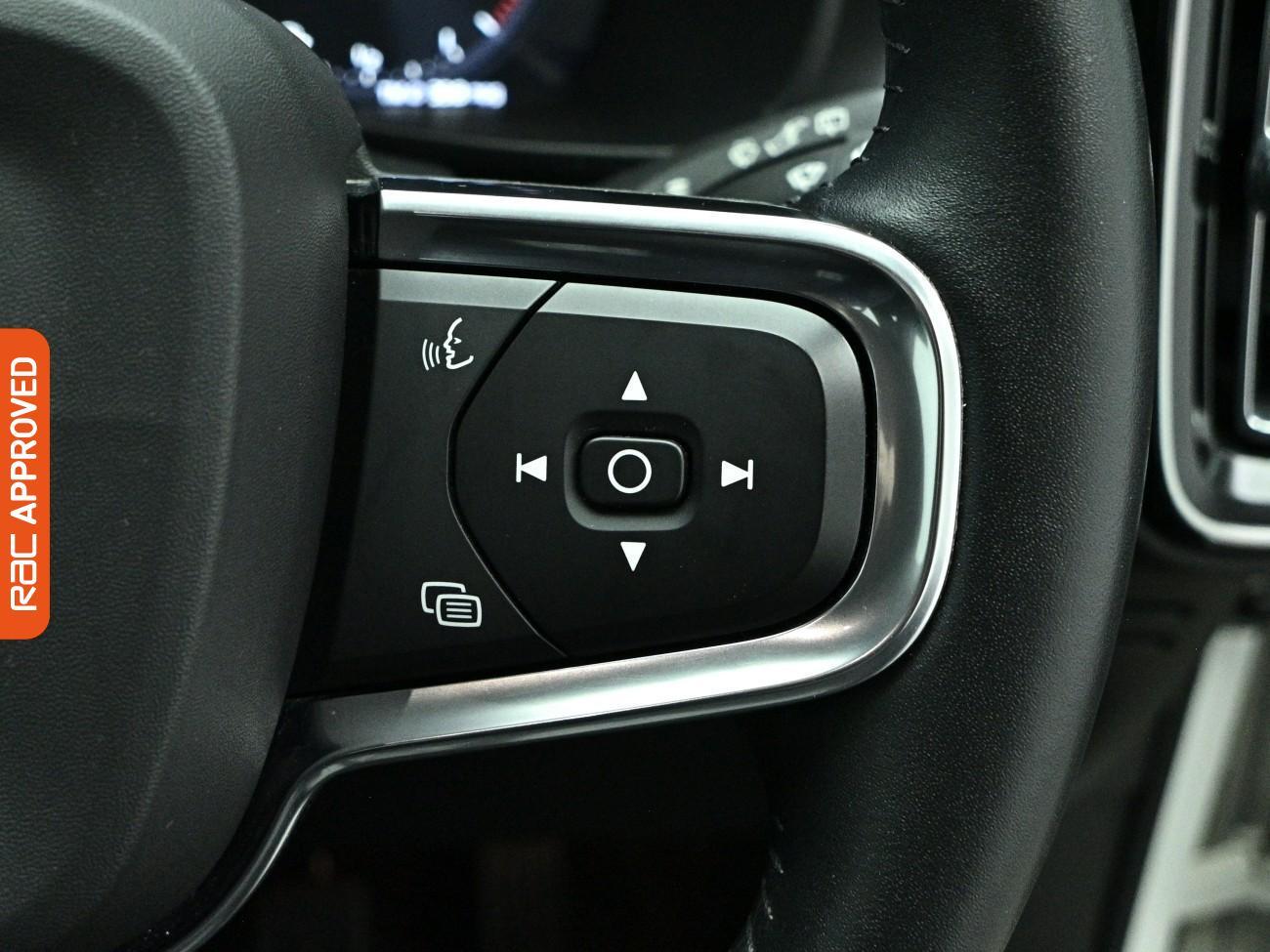 Volvo XC40 view 21