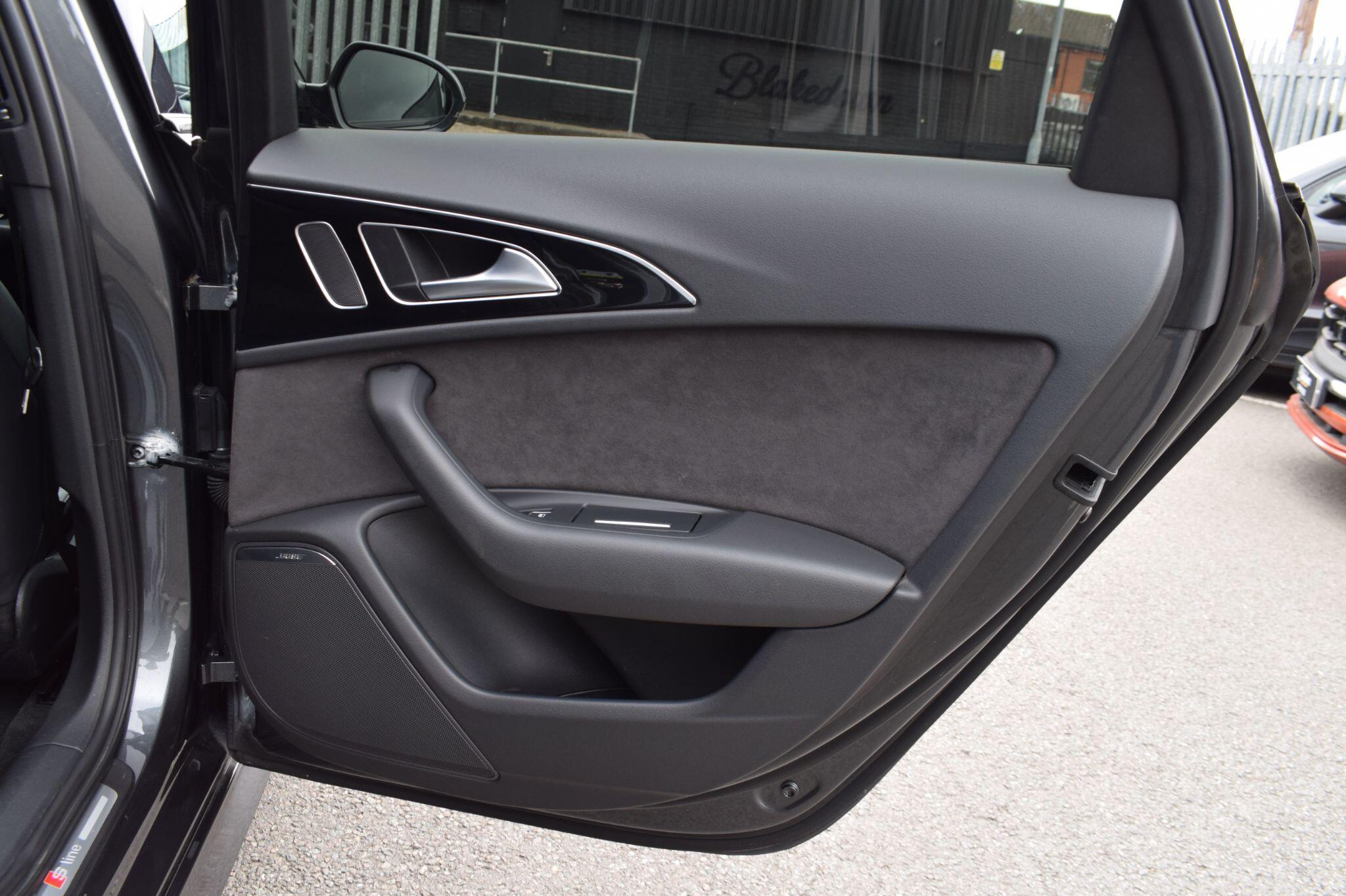 Audi A6 Avant view 16