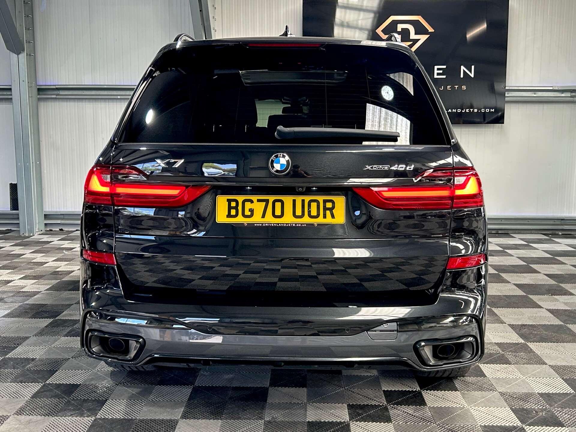 BMW X7 view 14