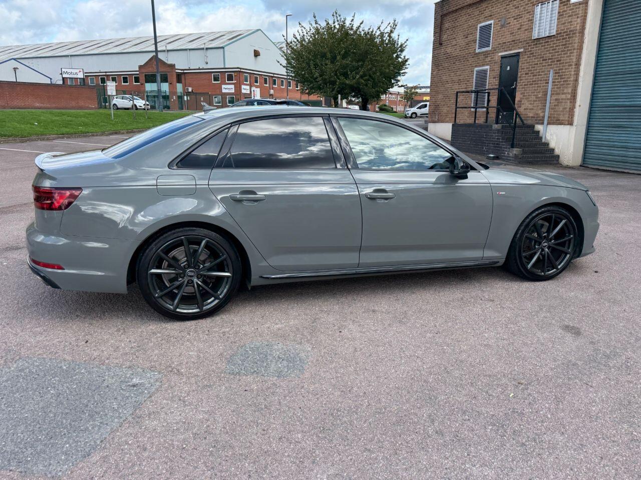 Audi A4 view 24