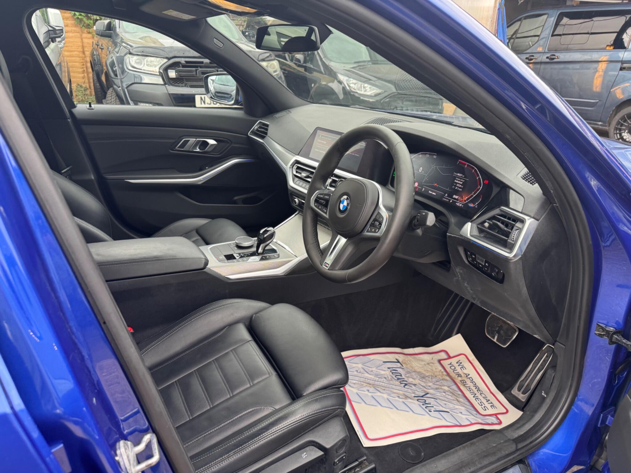 BMW 3 Series view 15