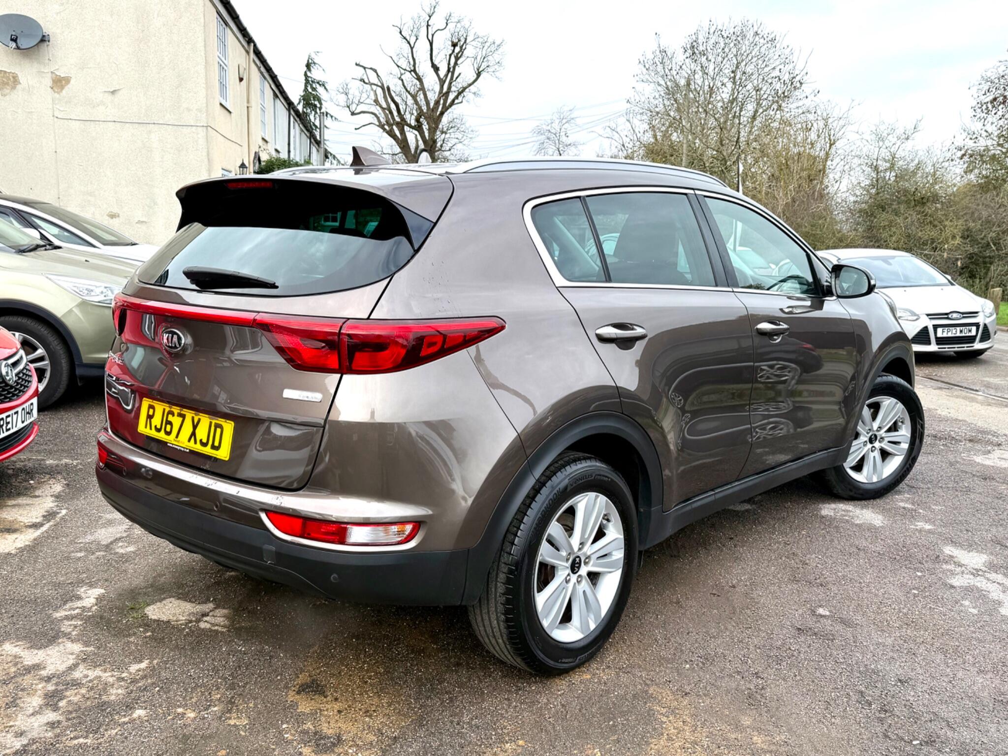 2018 Kia Sportage 1.6 GDi 2 Euro 6 (s/s) 5dr • 119,722 miles image 8