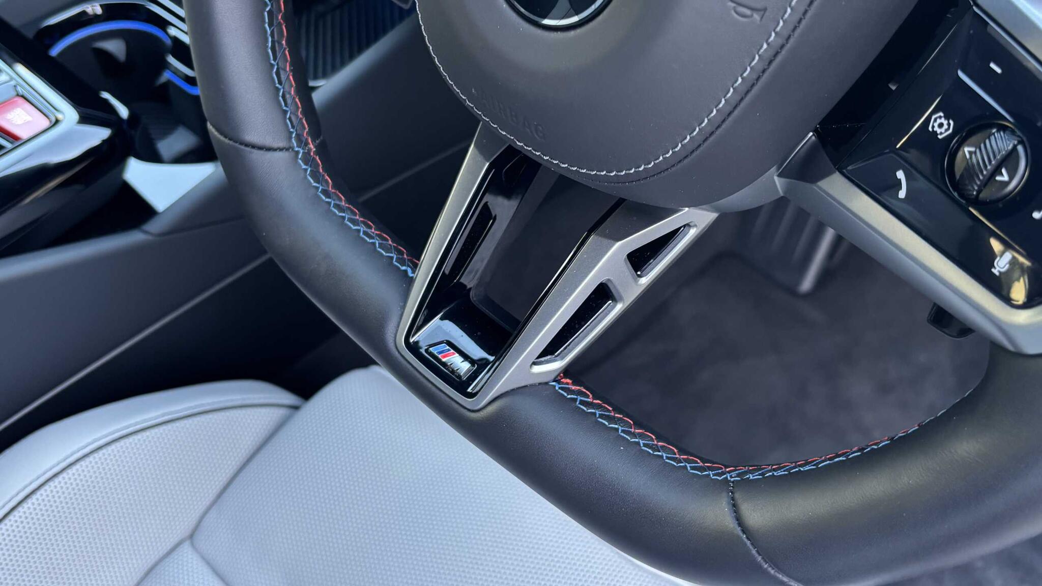 BMW M5 view 6